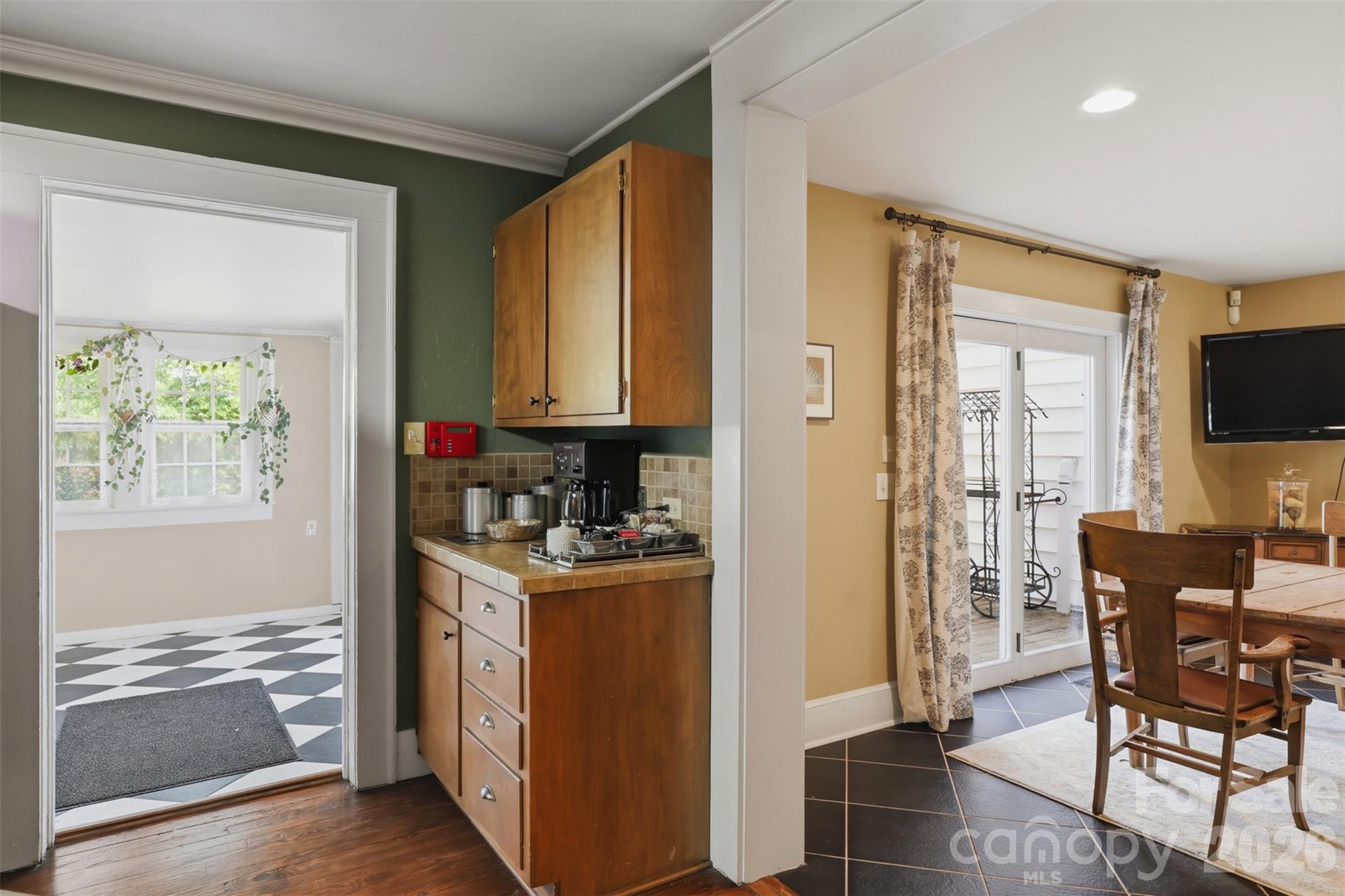 1670 Southwest Boulevard Property Photo 15
