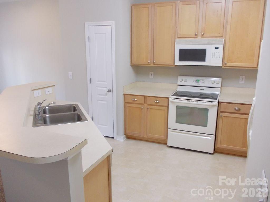 8488 Chaceview Court Property Photo 8