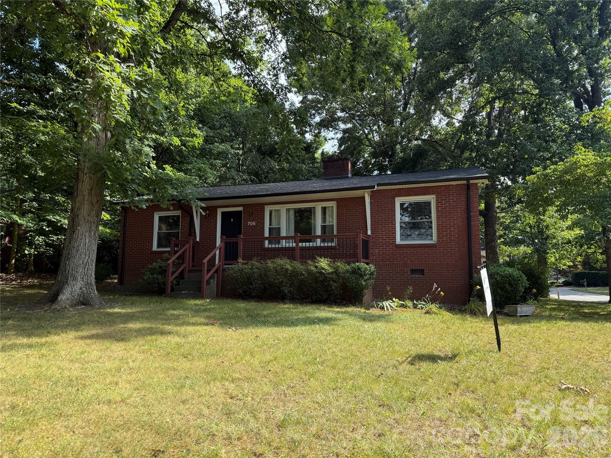 706 12th Avenue Property Photo 2