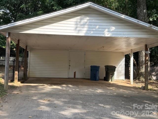 706 12th Avenue Property Photo 4