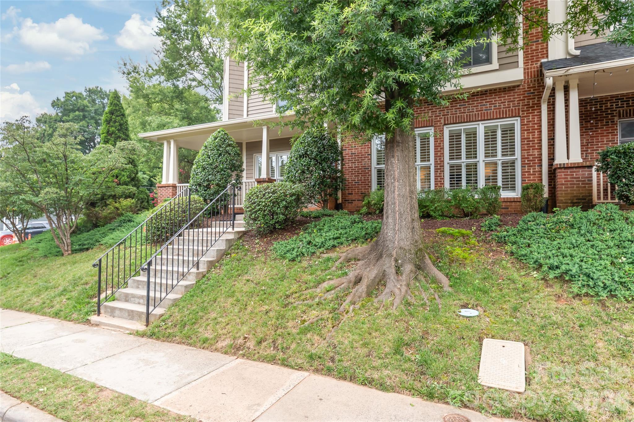 2000 Euclid Avenue D2 Property Photo 2