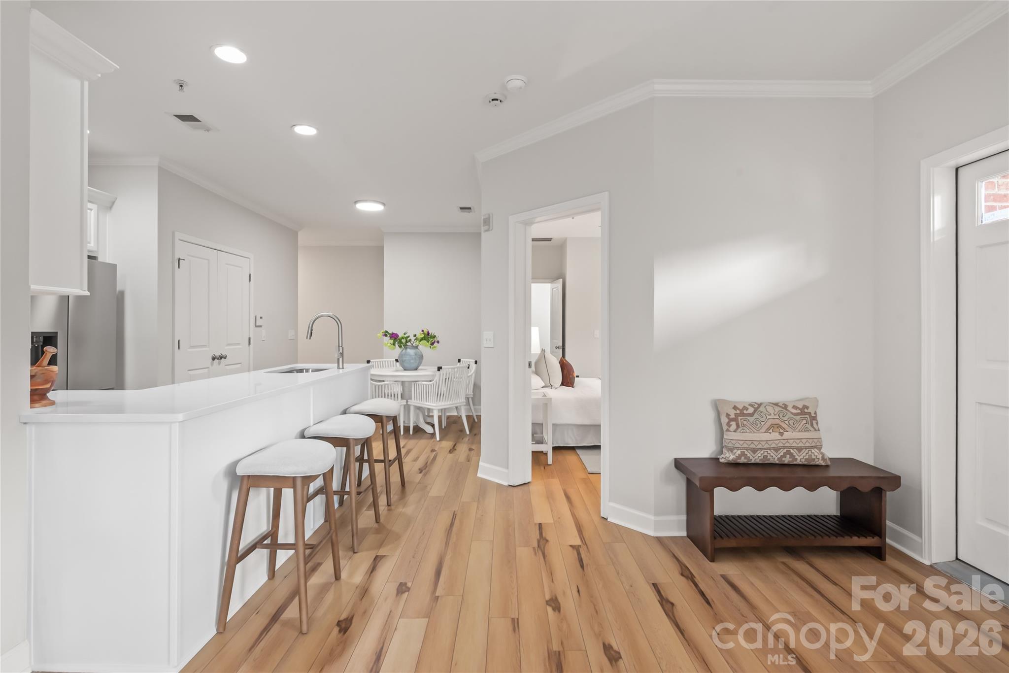 2000 Euclid Avenue D2 Property Photo 10