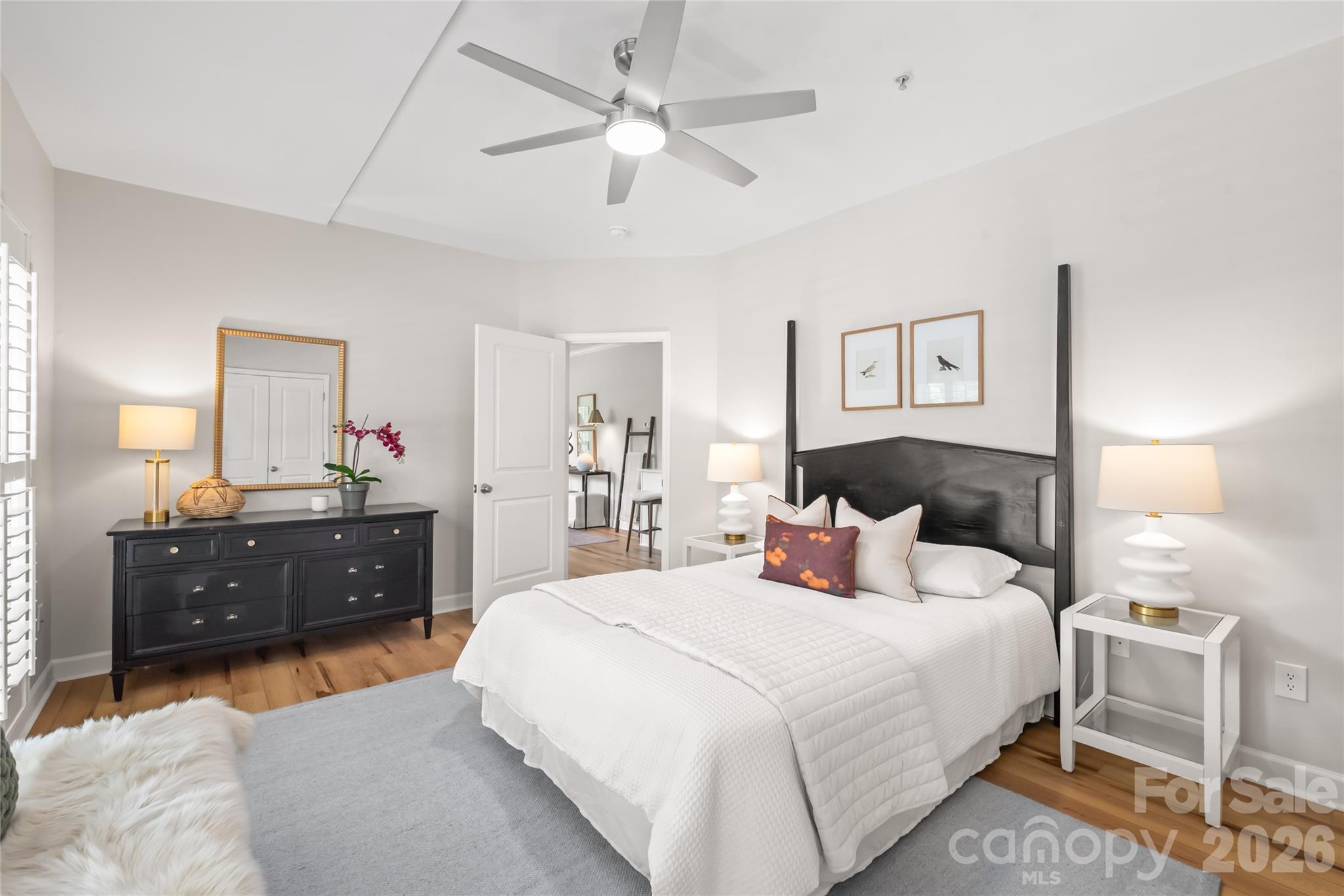 2000 Euclid Avenue D2 Property Photo 21