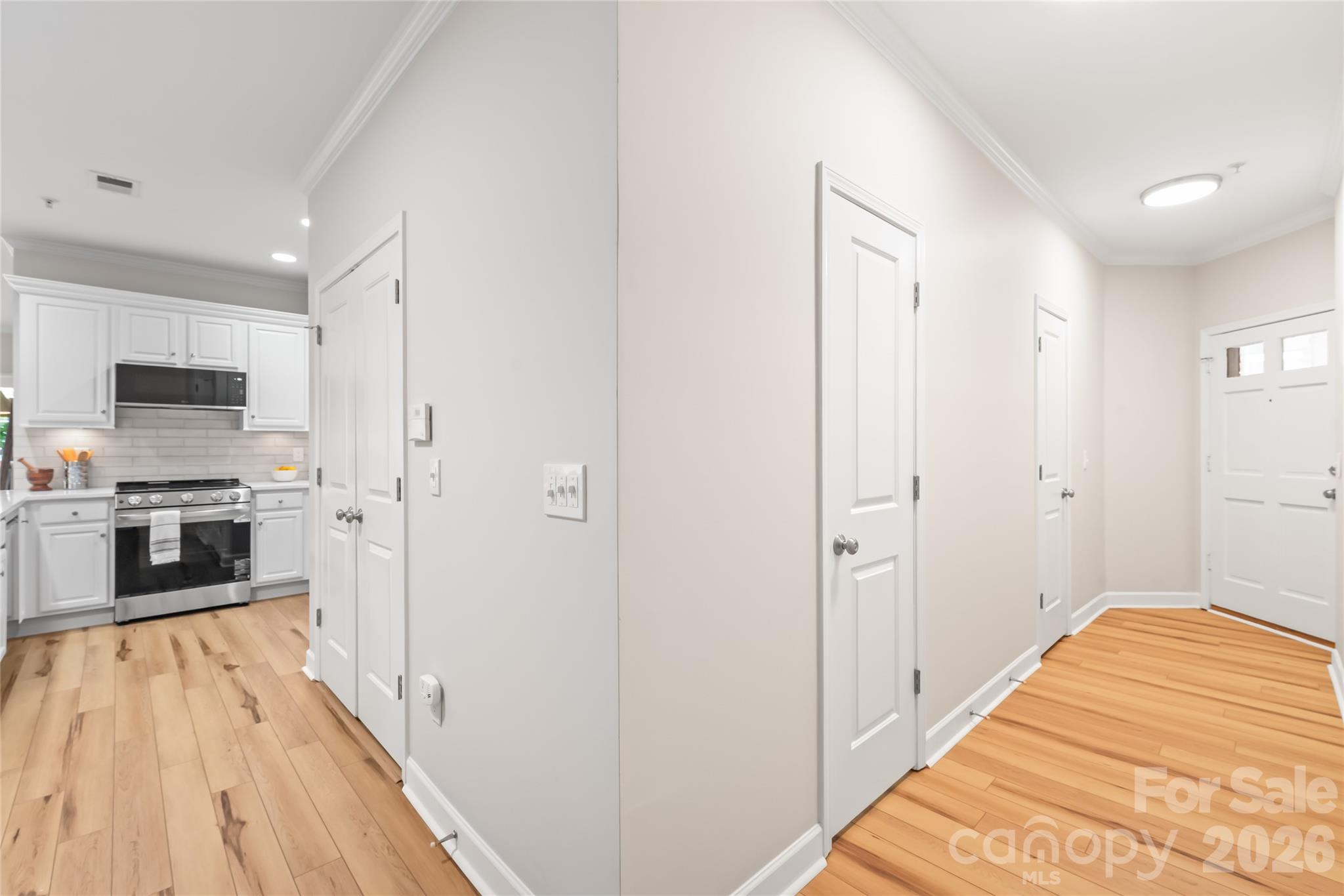 2000 Euclid Avenue D2 Property Photo 27