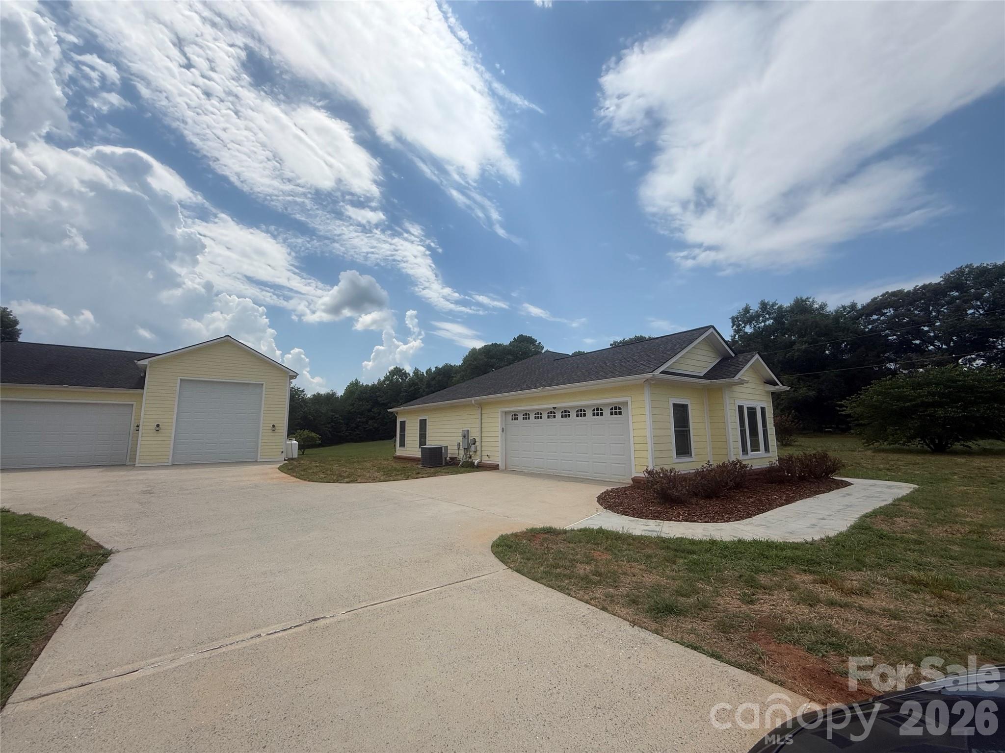 1038 Steel Bridge Road Property Photo 4