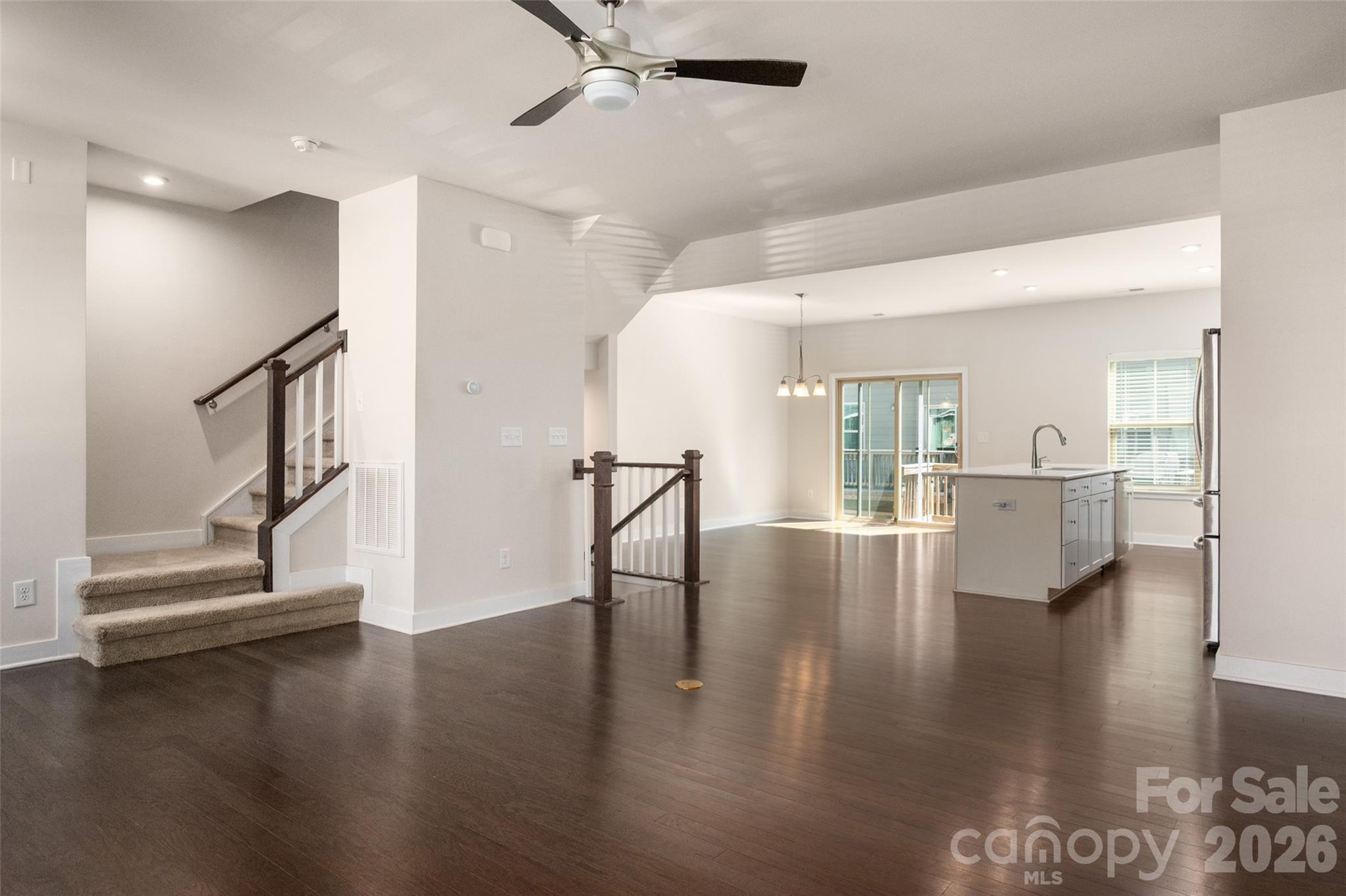 2025 Birchside Drive Property Photo 6