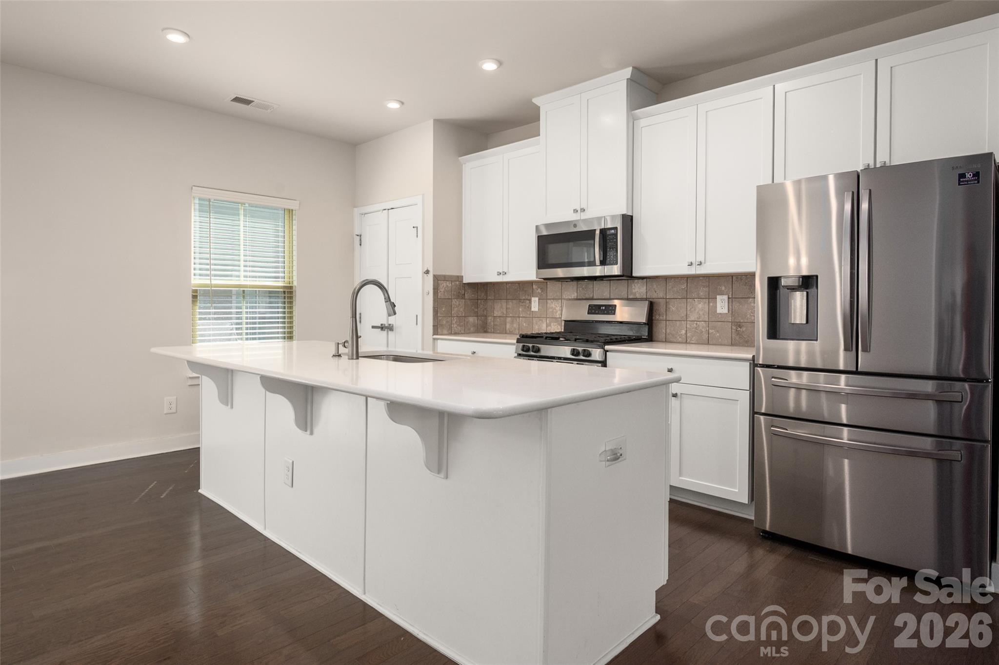 2025 Birchside Drive Property Photo 9