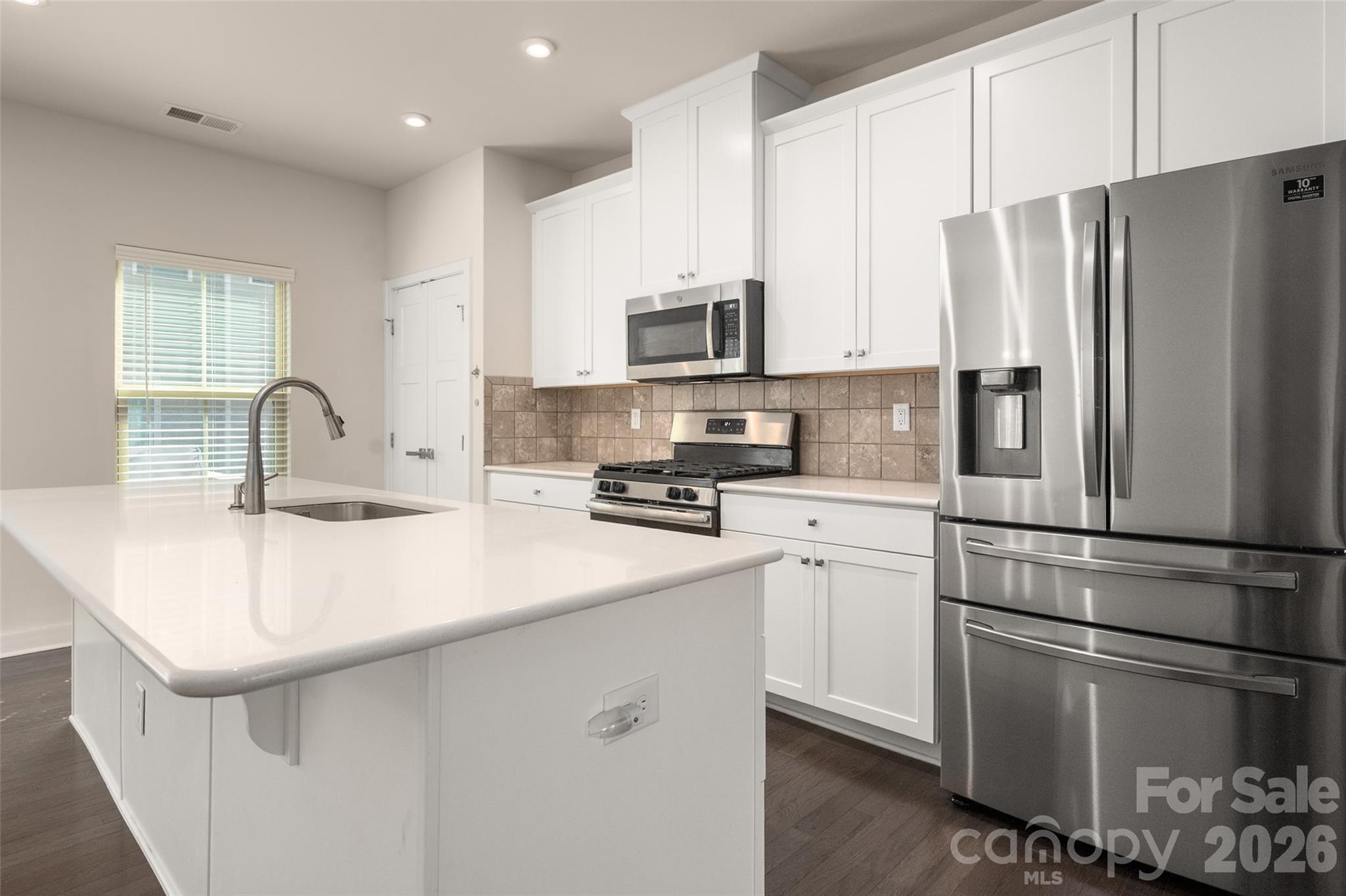 2025 Birchside Drive Property Photo 11