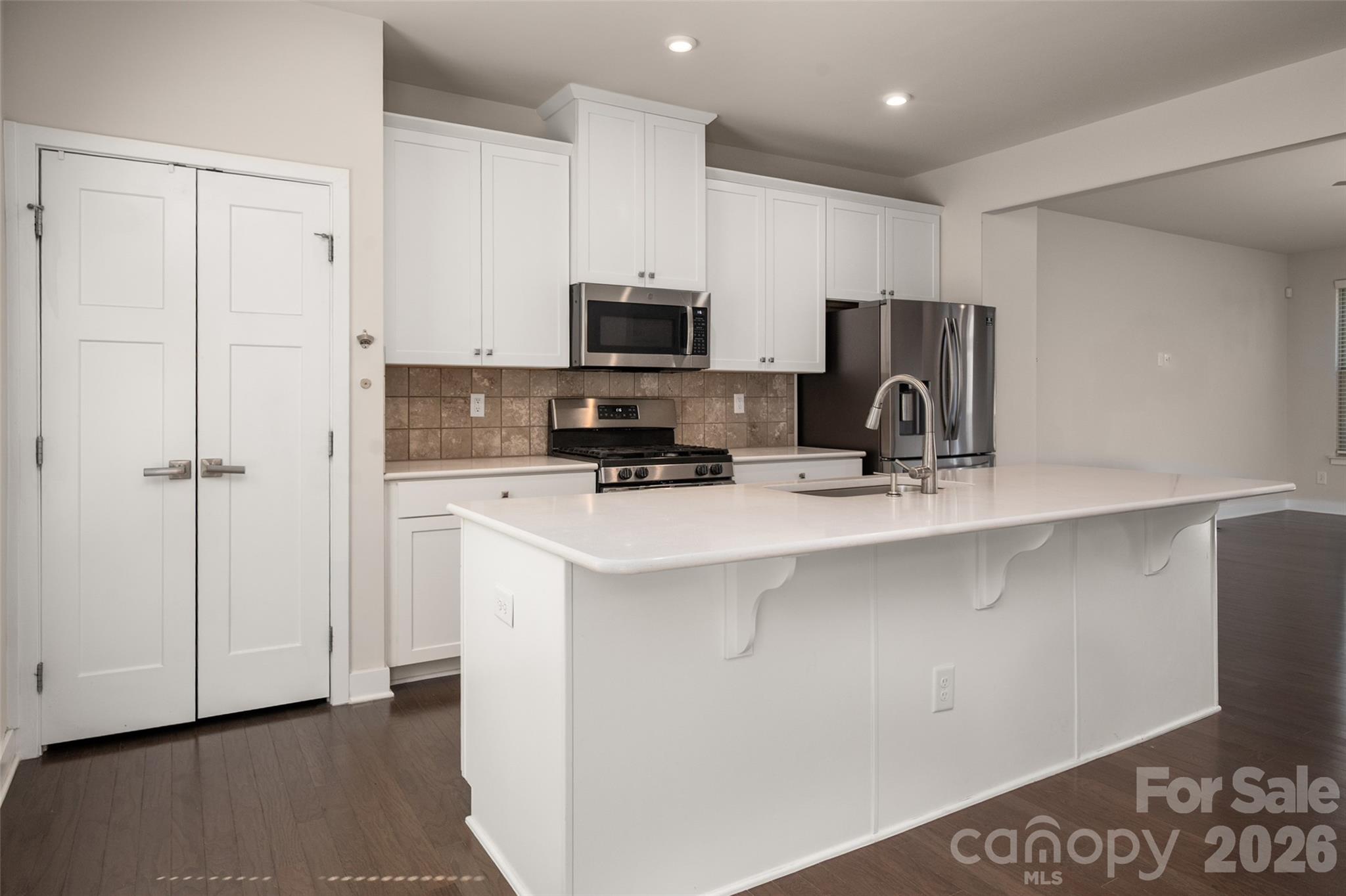 2025 Birchside Drive Property Photo 12