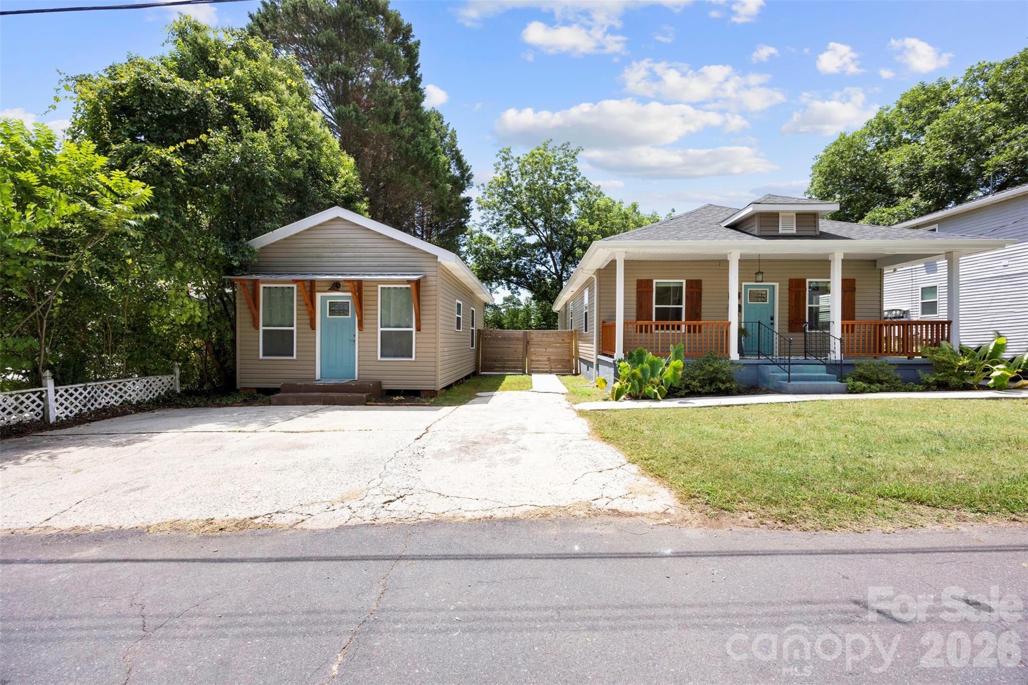 904 Laye Street Property Photo 1