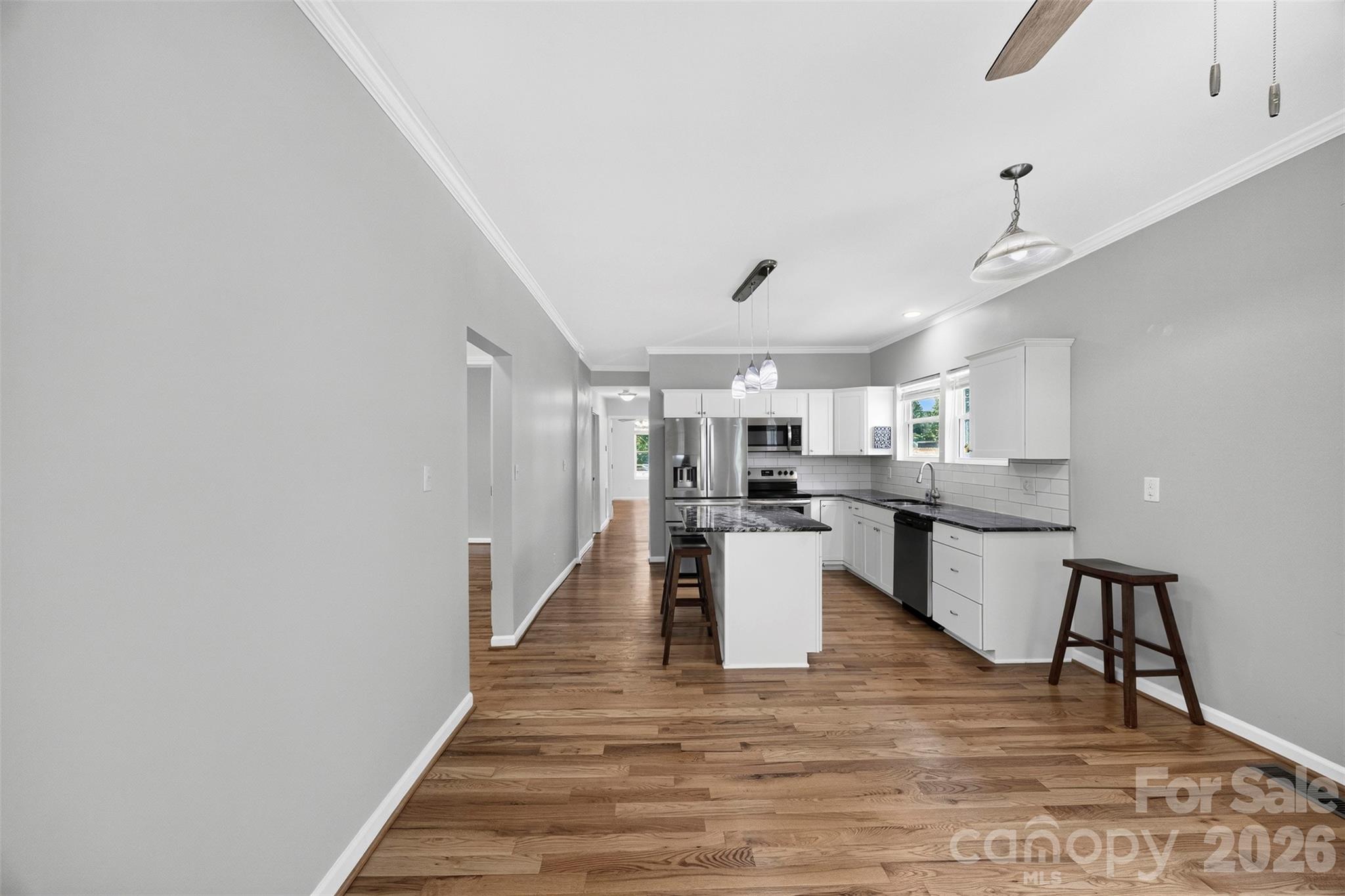 904 Laye Street Property Photo 6