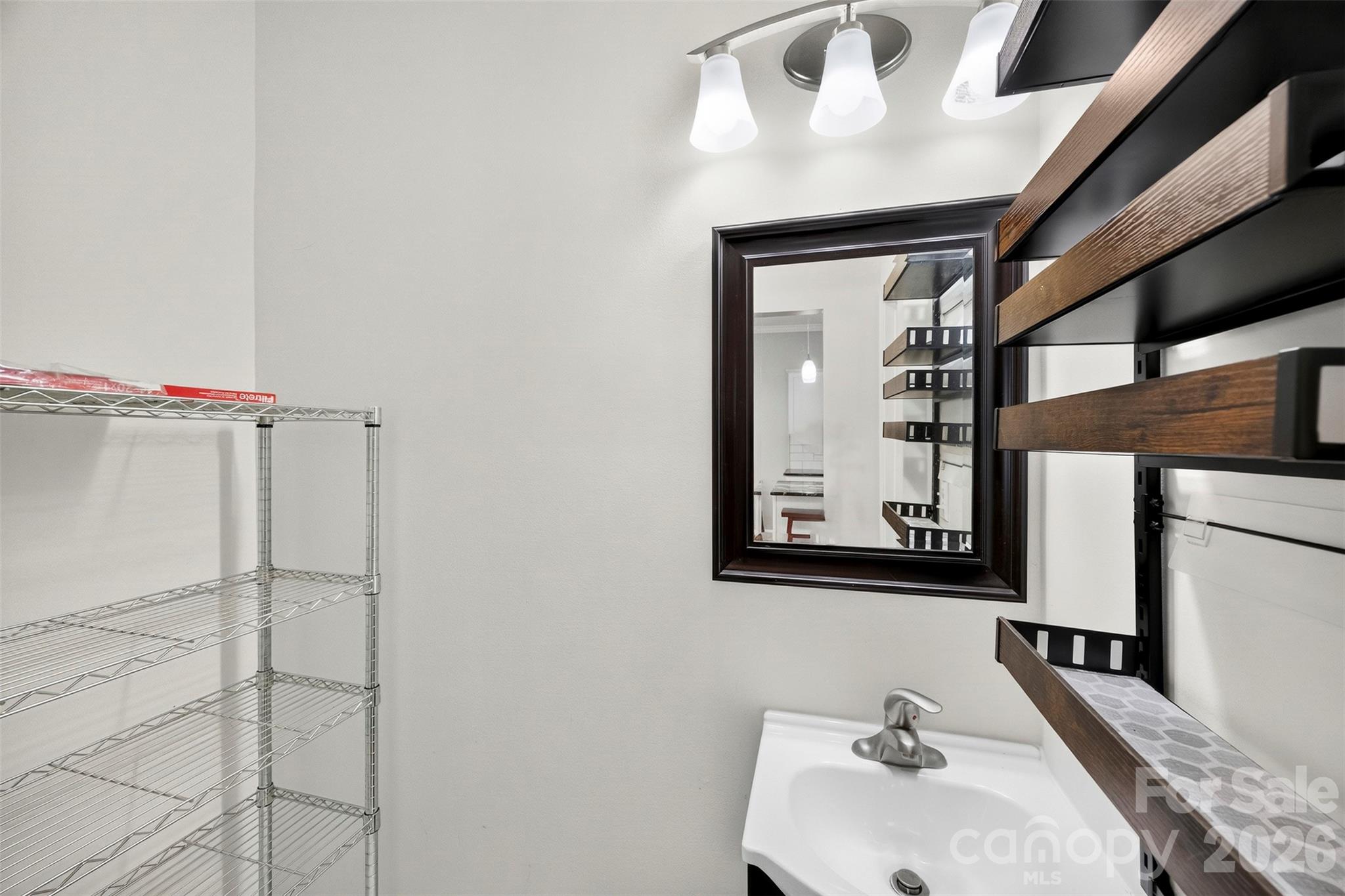 904 Laye Street Property Photo 12