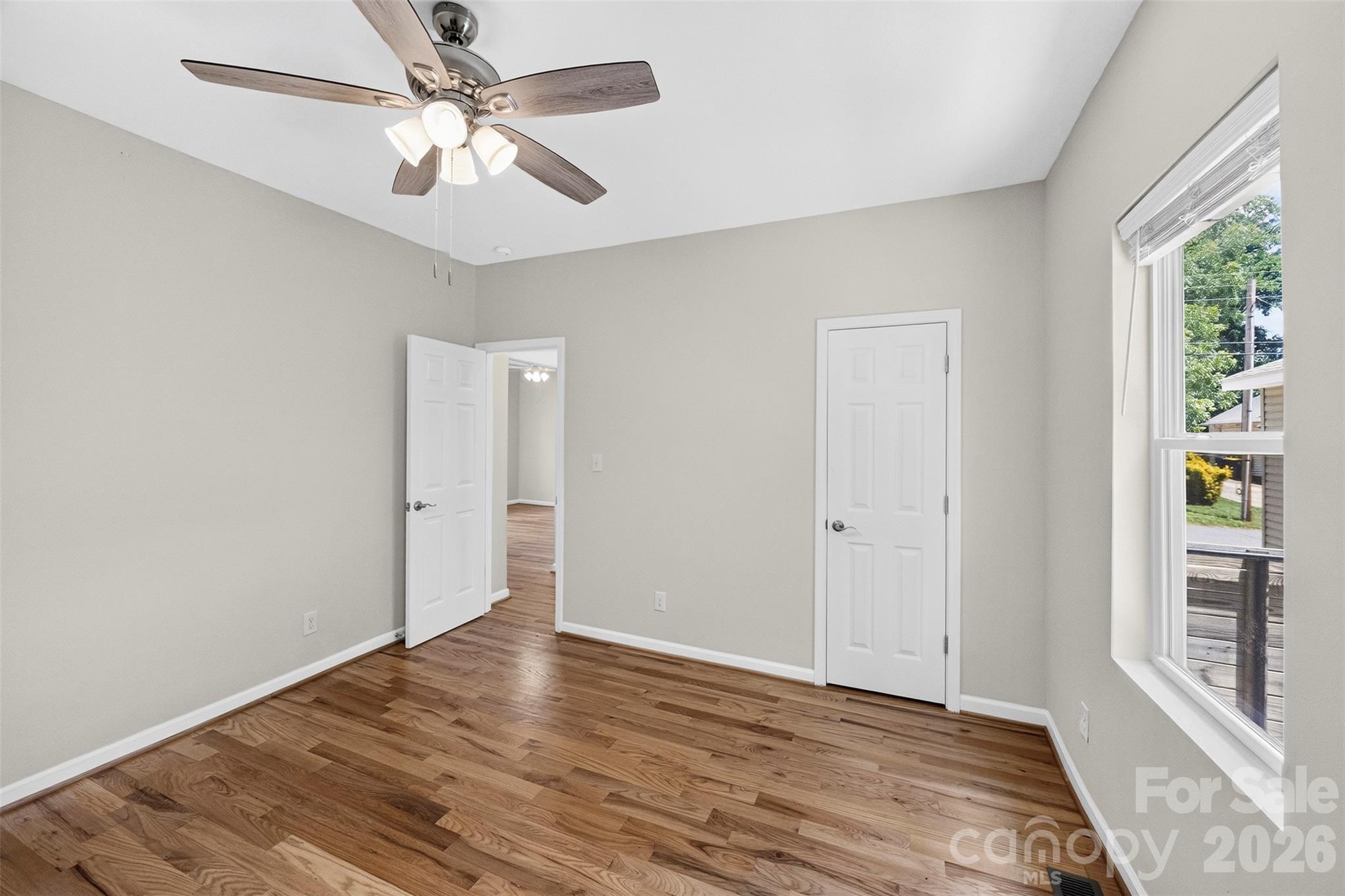 904 Laye Street Property Photo 16