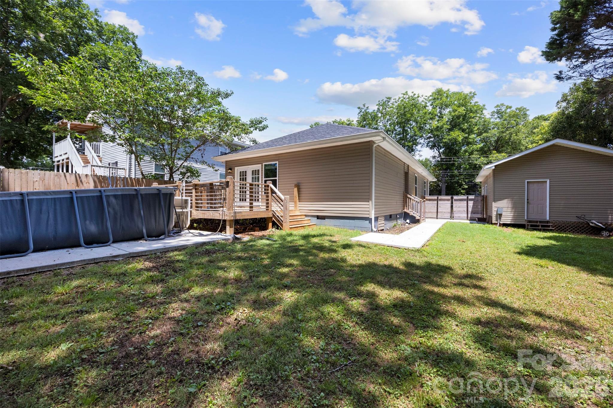 904 Laye Street Property Photo 35