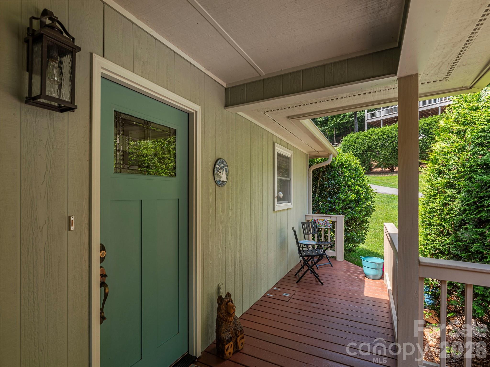 323 Hawks Crest Drive Property Photo 5