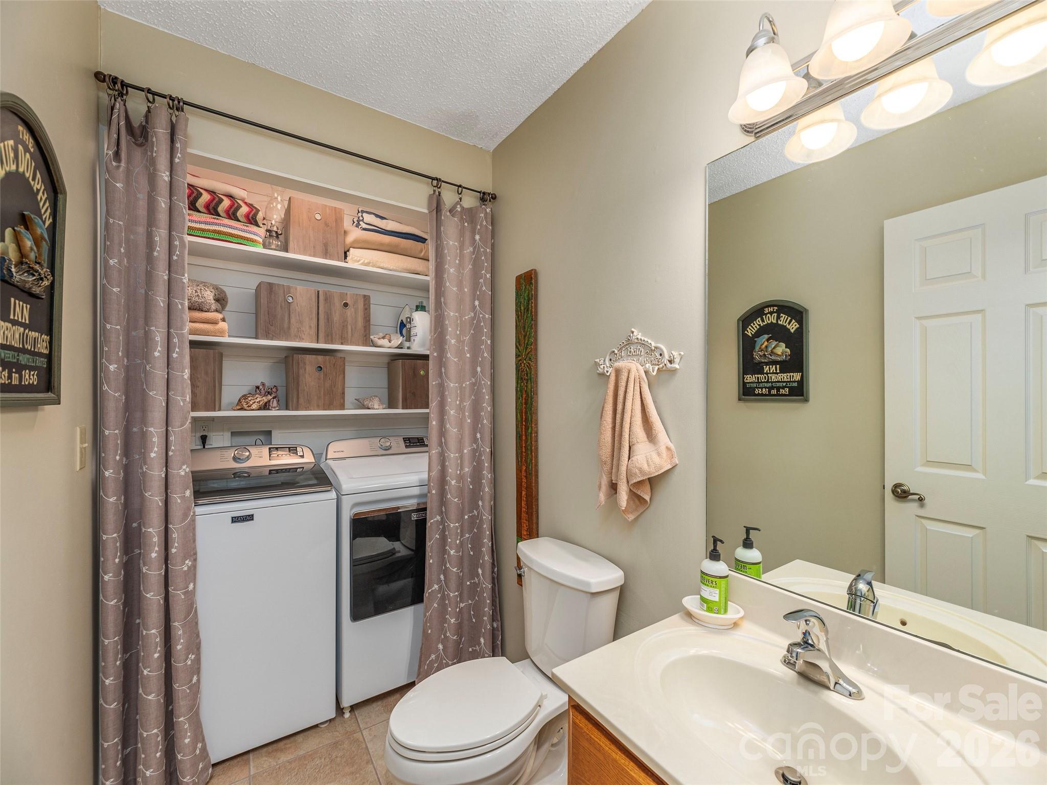 323 Hawks Crest Drive Property Photo 18