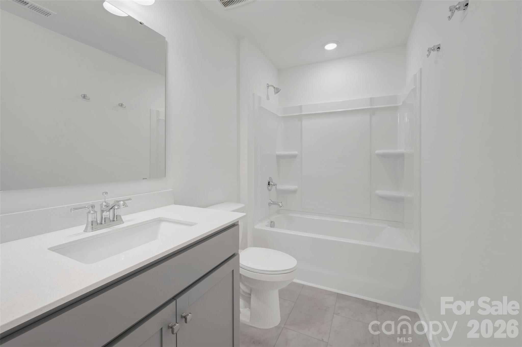 2704 Yeager Drive Property Photo 14