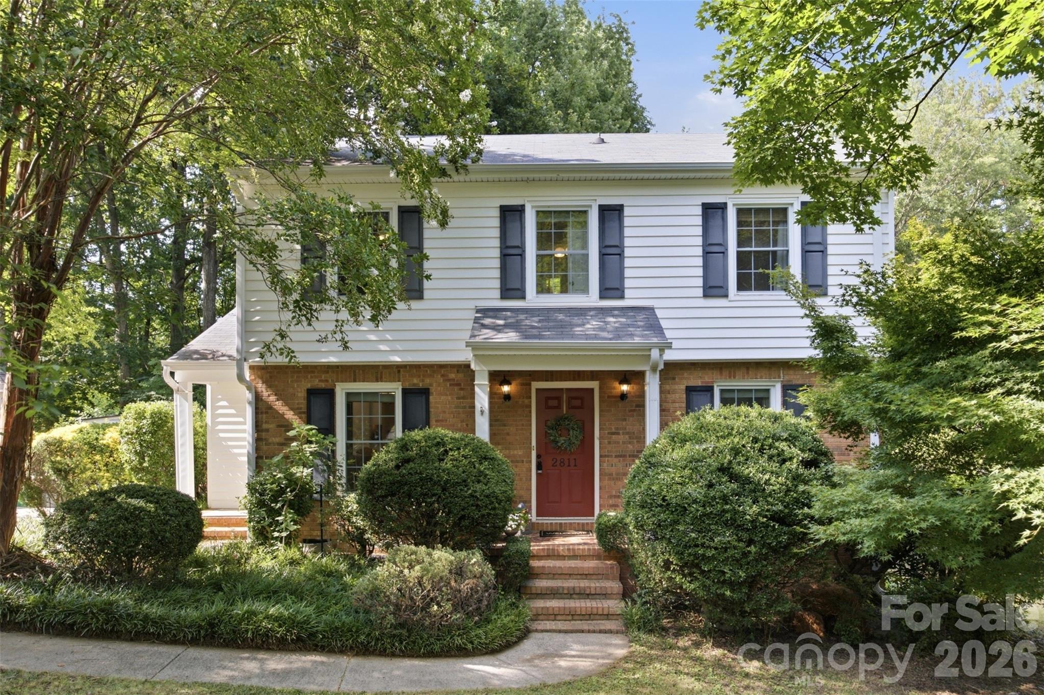 2811 Creekbed Lane Property Photo 2