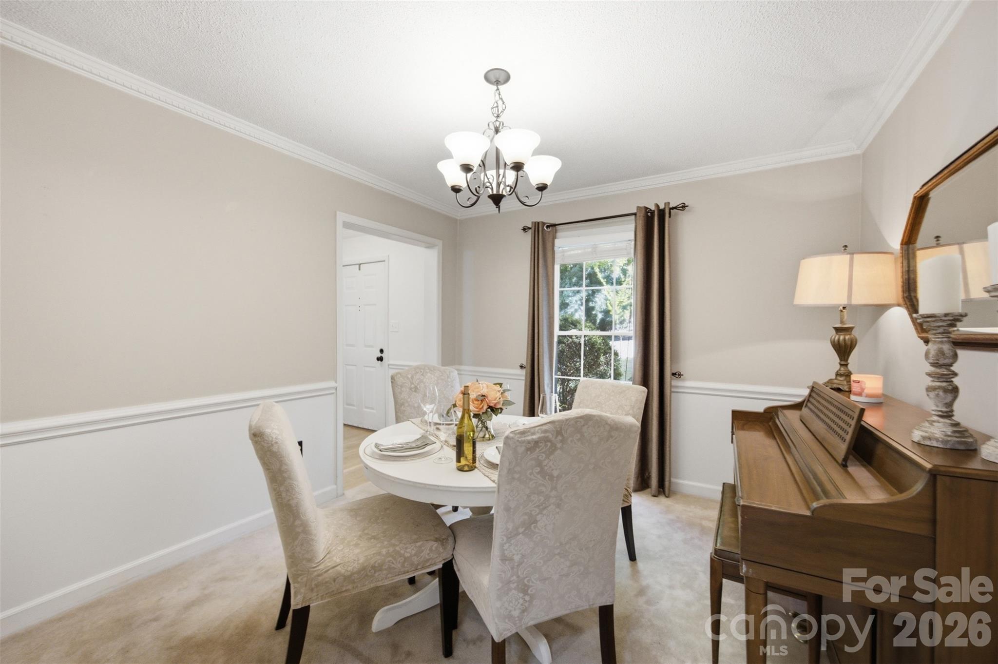 2811 Creekbed Lane Property Photo 8