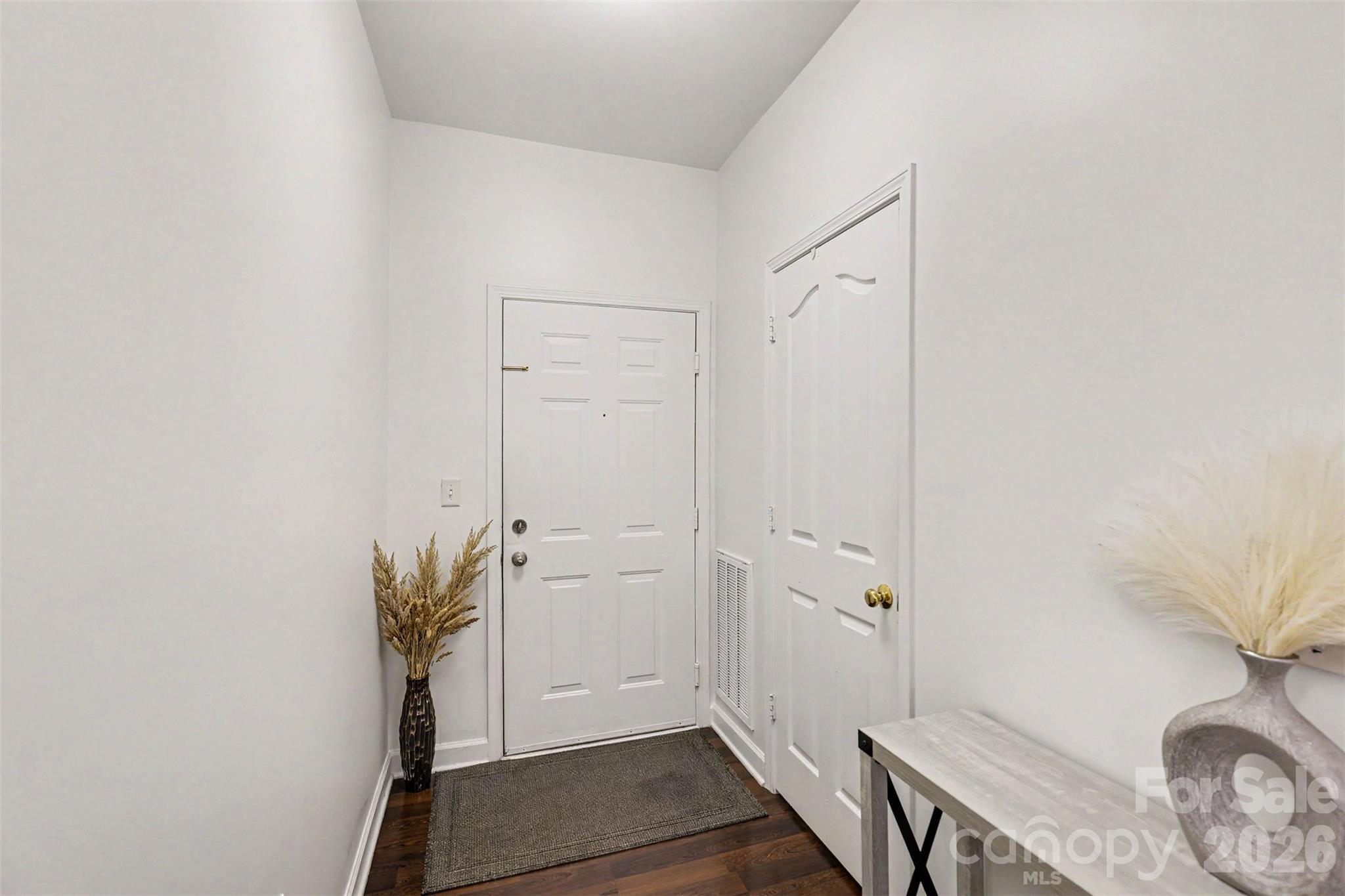 11855 Ridgeway Park Drive Property Photo 2