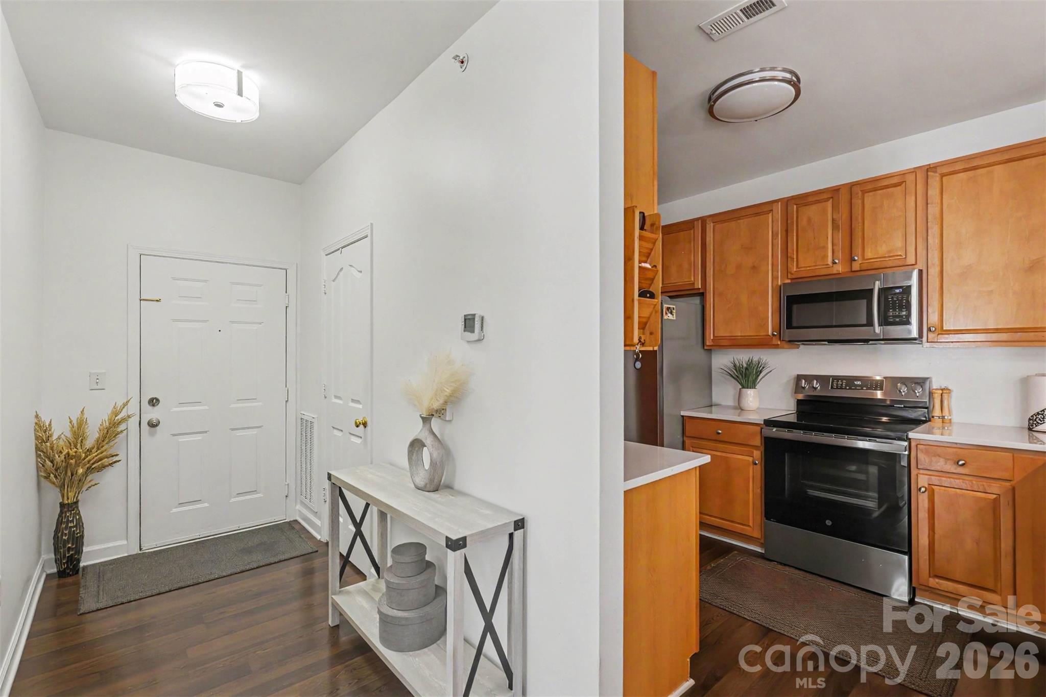 11855 Ridgeway Park Drive Property Photo 4