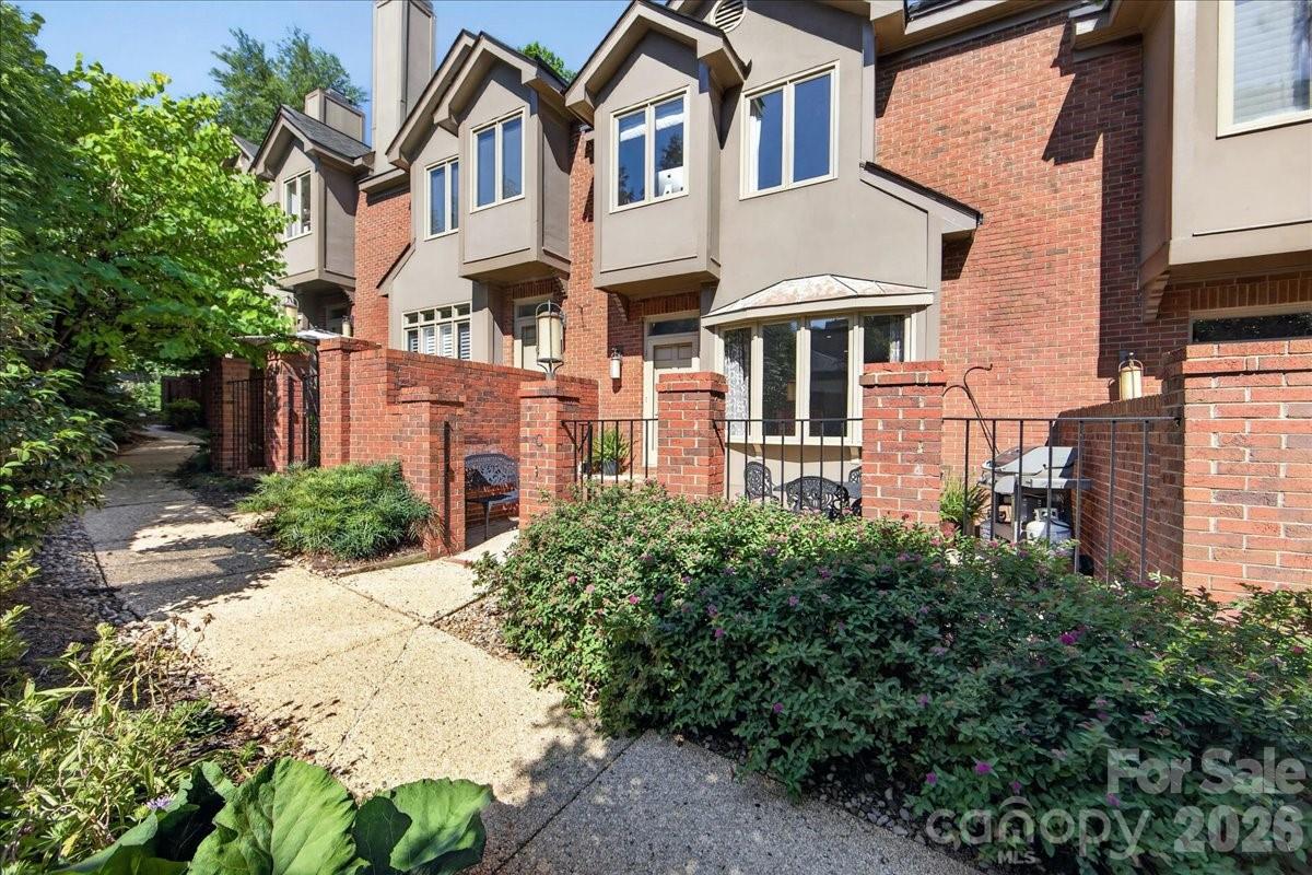 201 Hillside Avenue Property Photo 7