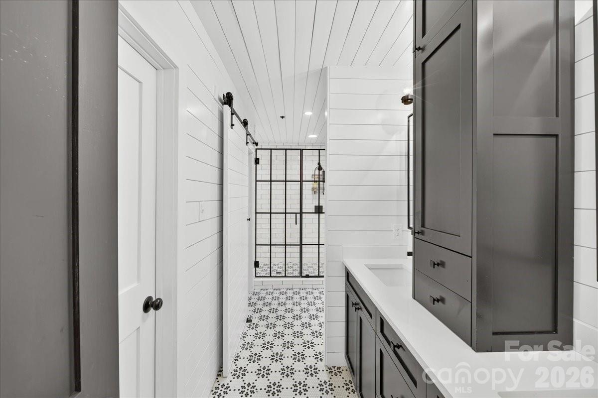 201 Hillside Avenue Property Photo 31