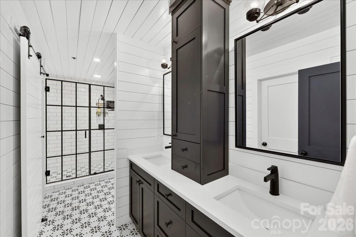 201 Hillside Avenue Property Photo 32