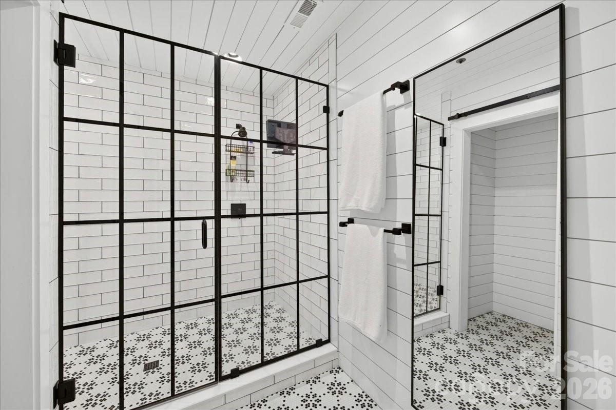 201 Hillside Avenue Property Photo 34