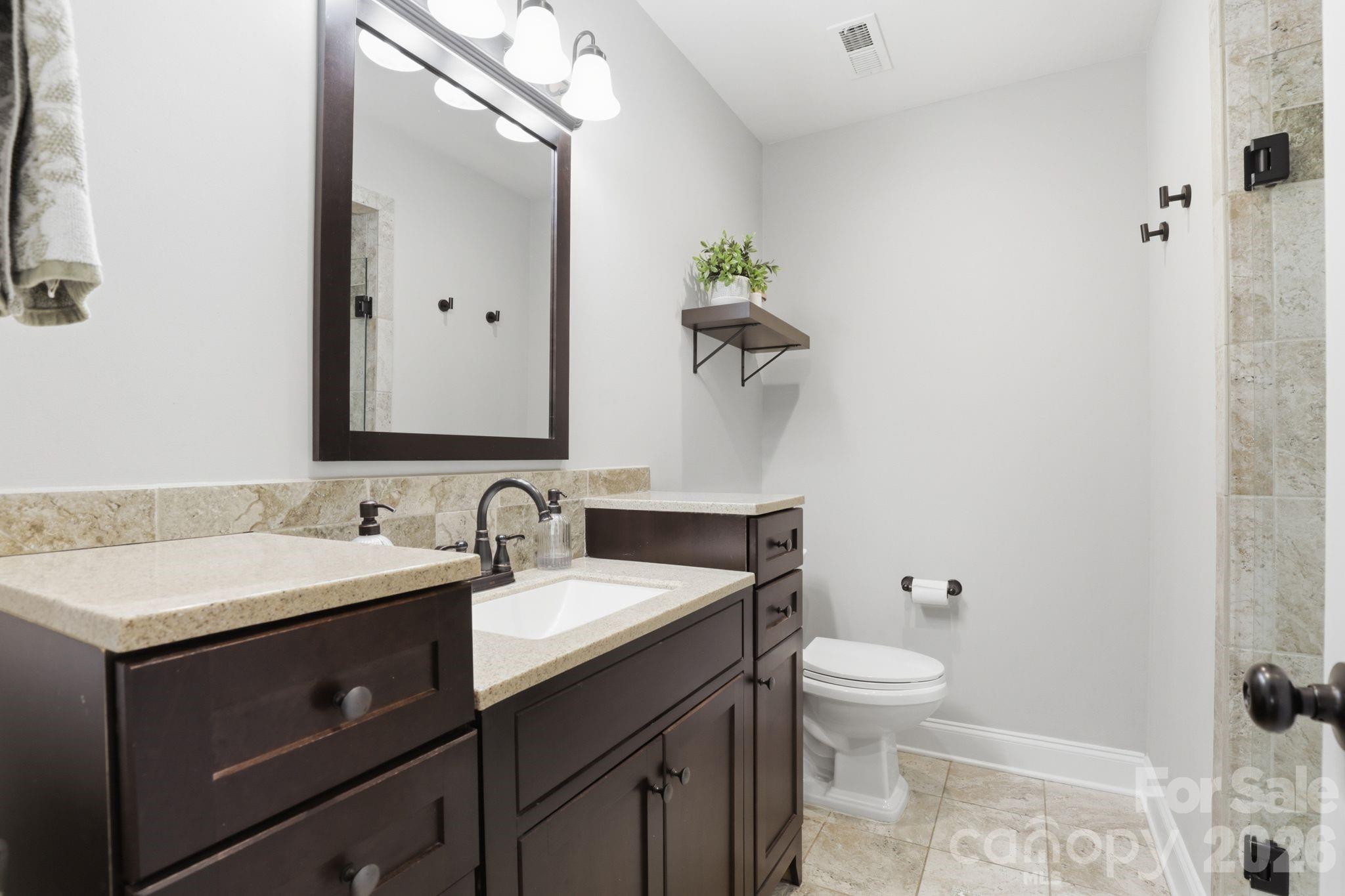4927 Farm Pond Lane Property Photo 16