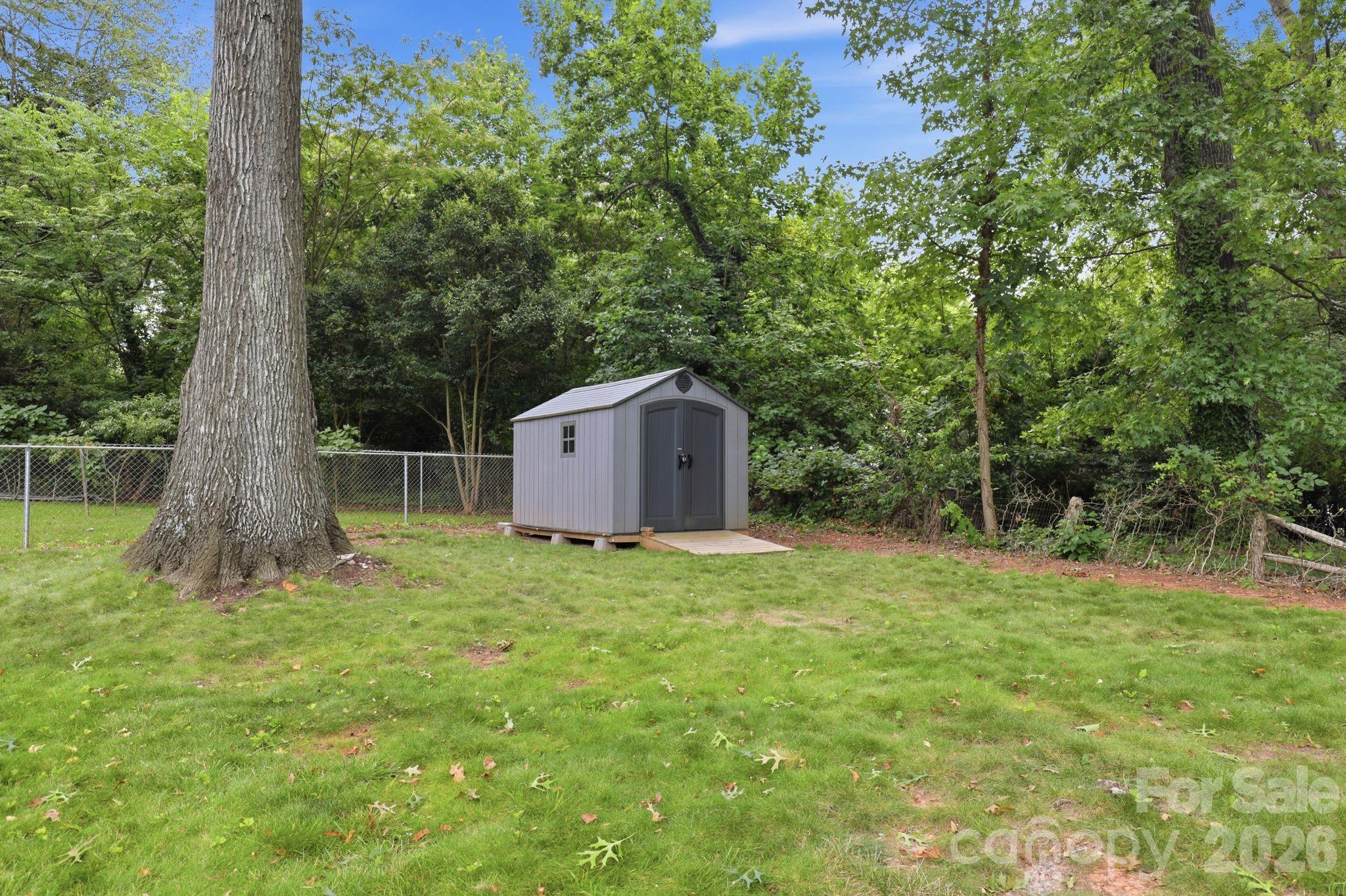 4927 Farm Pond Lane Property Photo 23