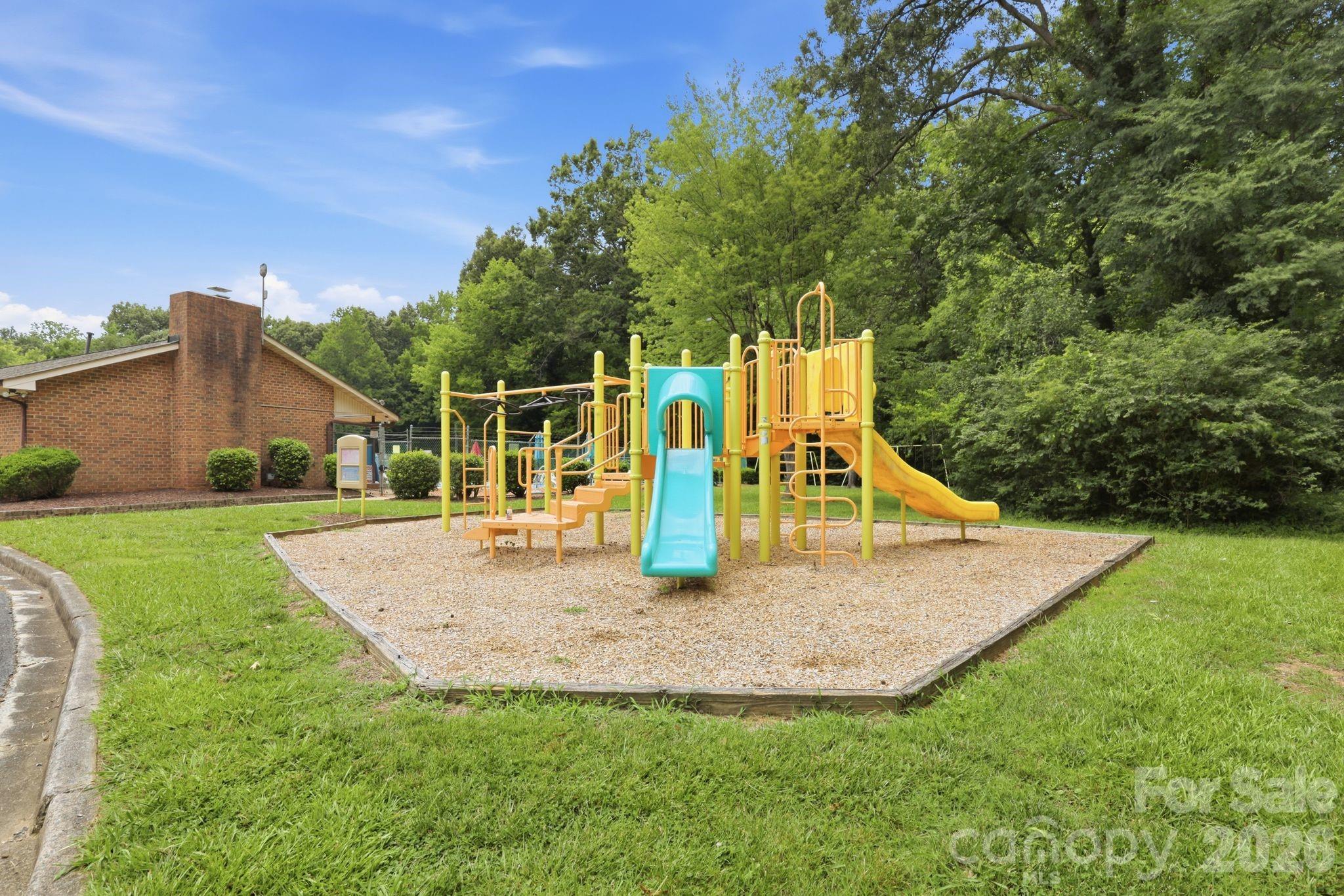 4927 Farm Pond Lane Property Photo 29
