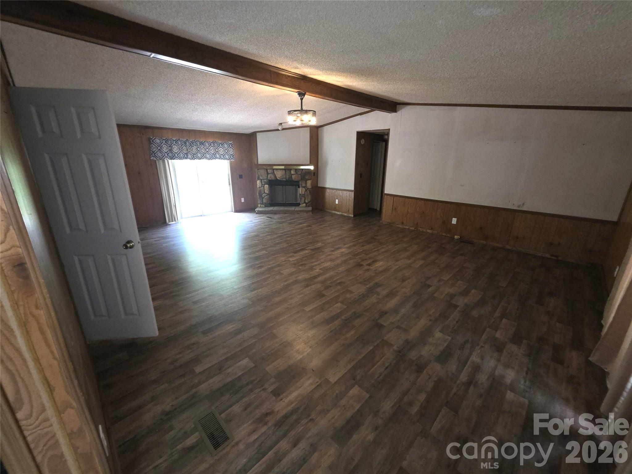 1340 Bowling Green Drive Property Photo 3