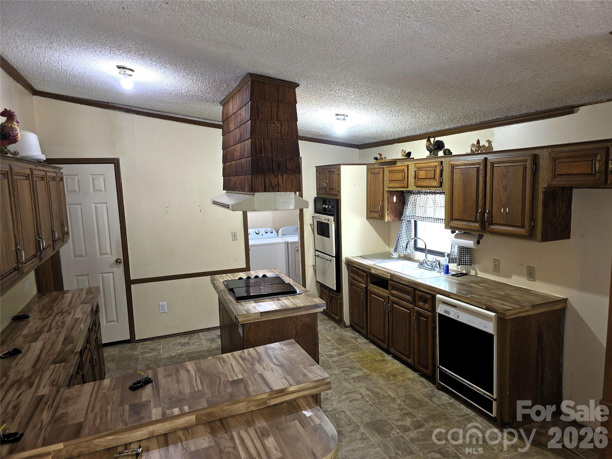 1340 Bowling Green Drive Property Photo 6