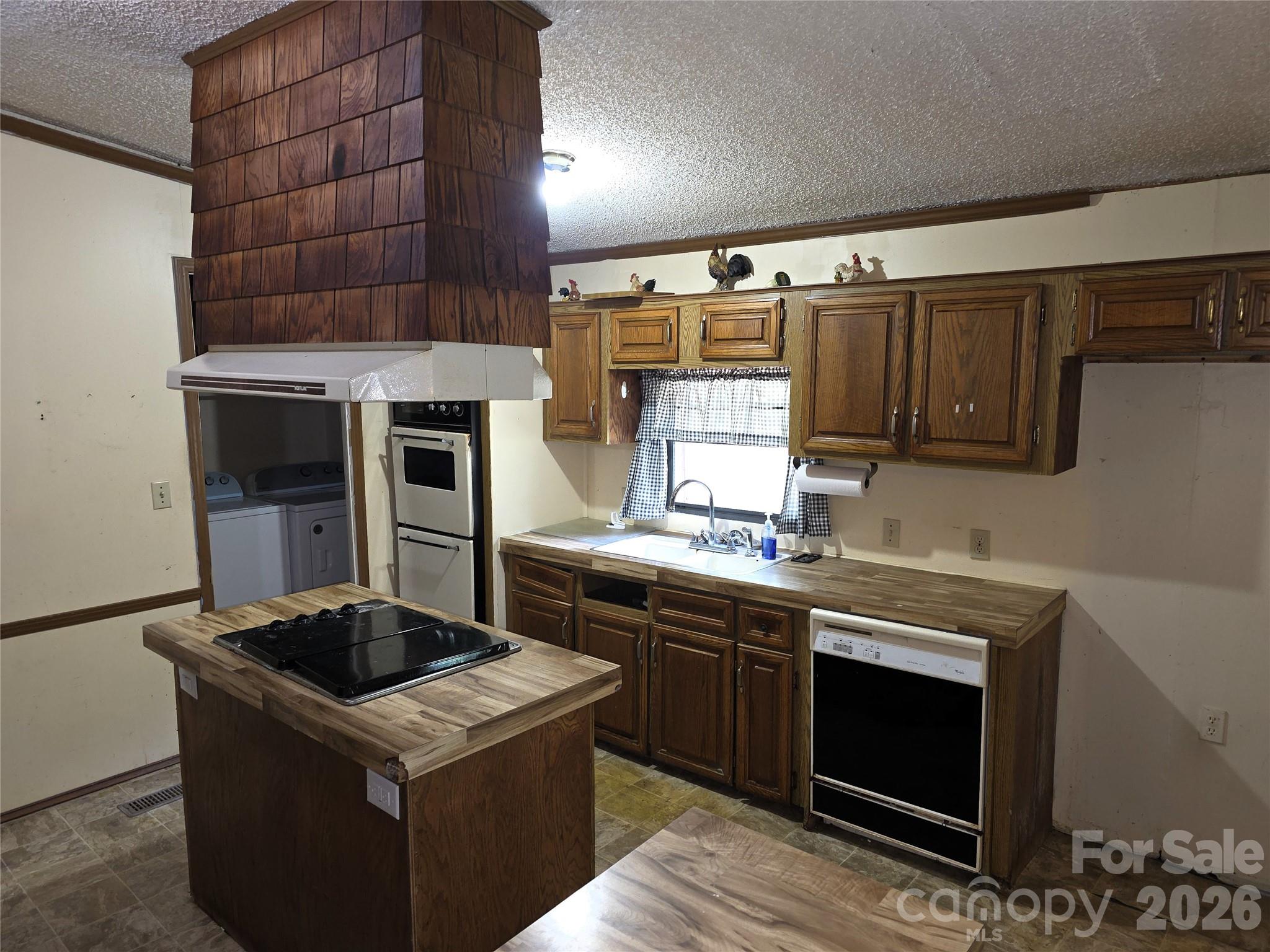 1340 Bowling Green Drive Property Photo 7