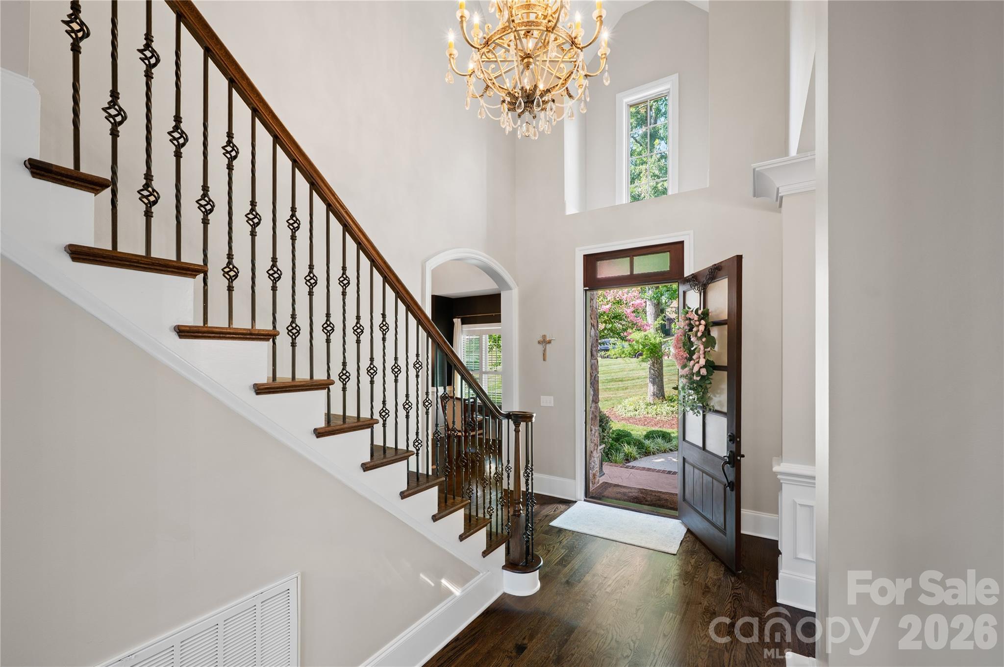 1632 Lookout Circle Property Photo 7