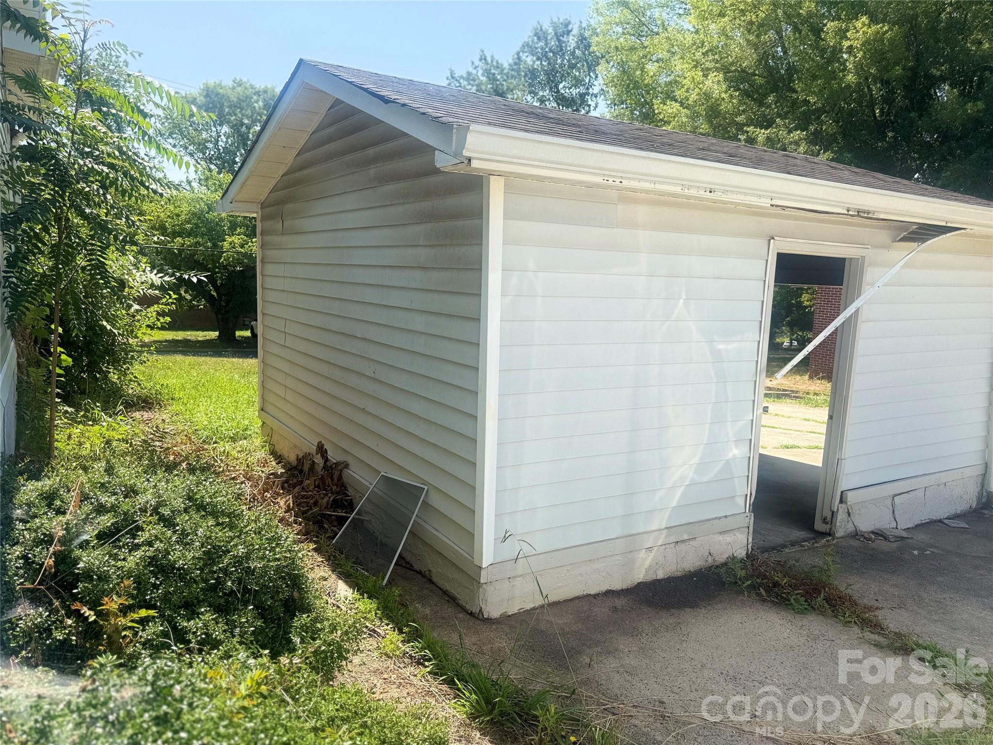 618 S Center Street Property Photo 9