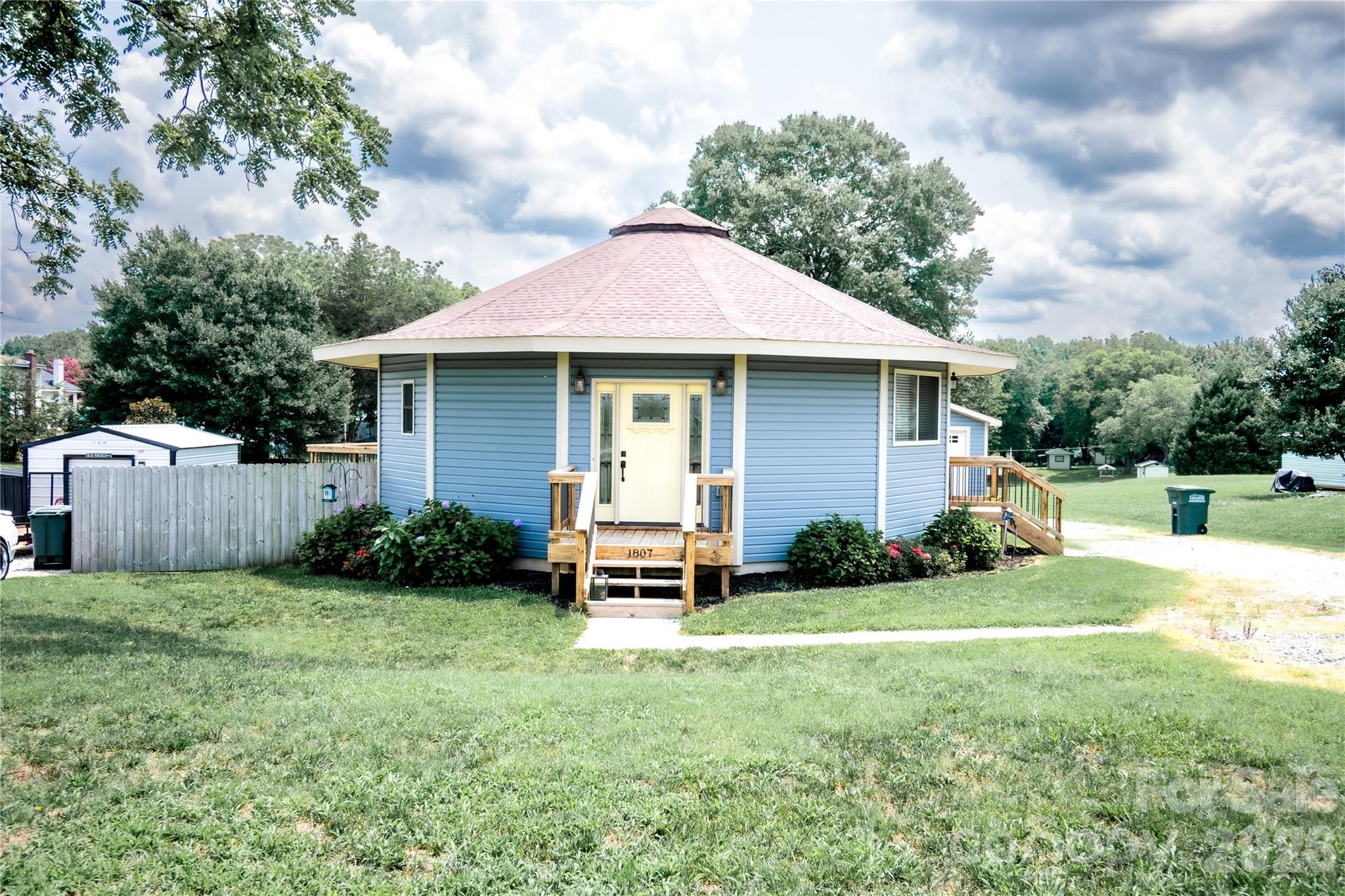 1807 Warren Avenue Property Photo 1