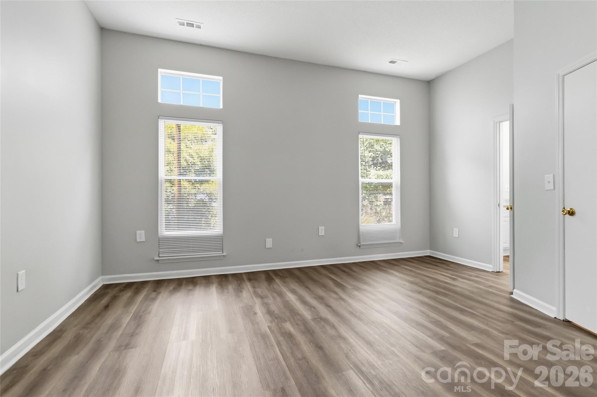 6136 Sunbridge Court Property Photo 9
