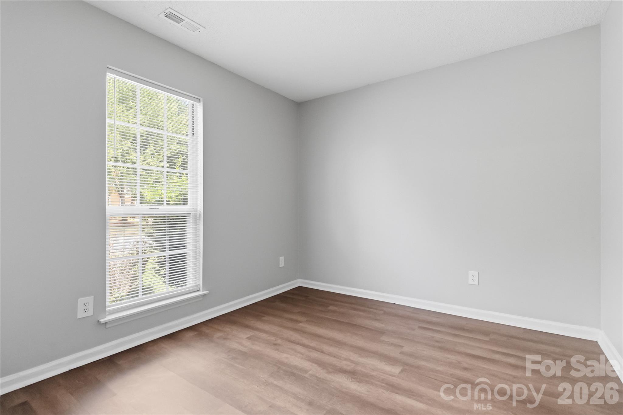 6136 Sunbridge Court Property Photo 11