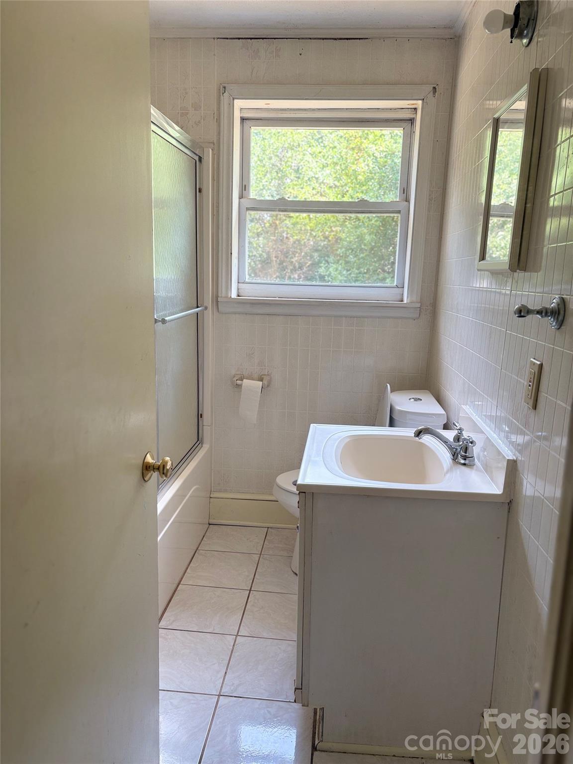 725 5th Avenue Property Photo 12