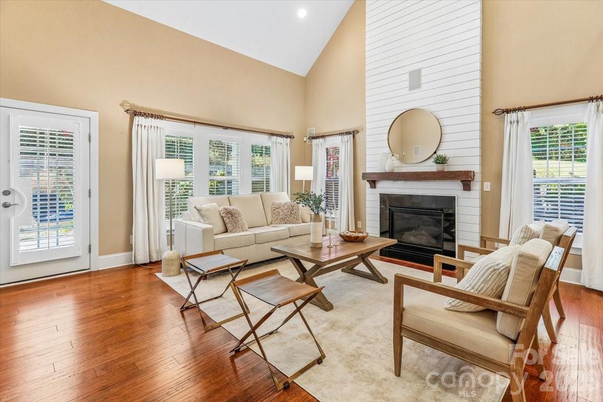 5125 Pansley Drive Property Photo 8