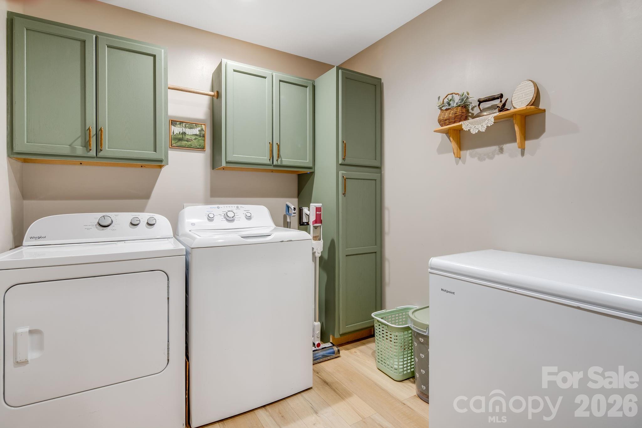 295 Penland Street Property Photo 10