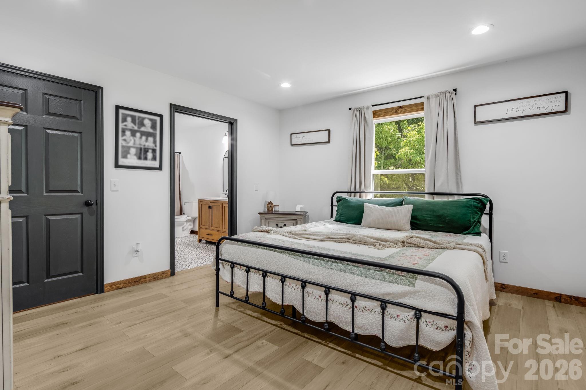 295 Penland Street Property Photo 14