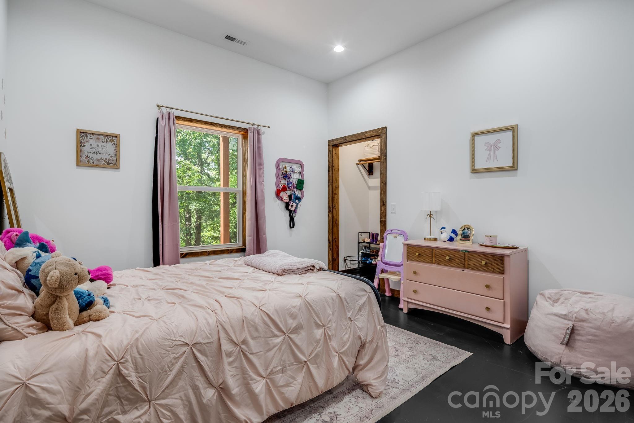 295 Penland Street Property Photo 28