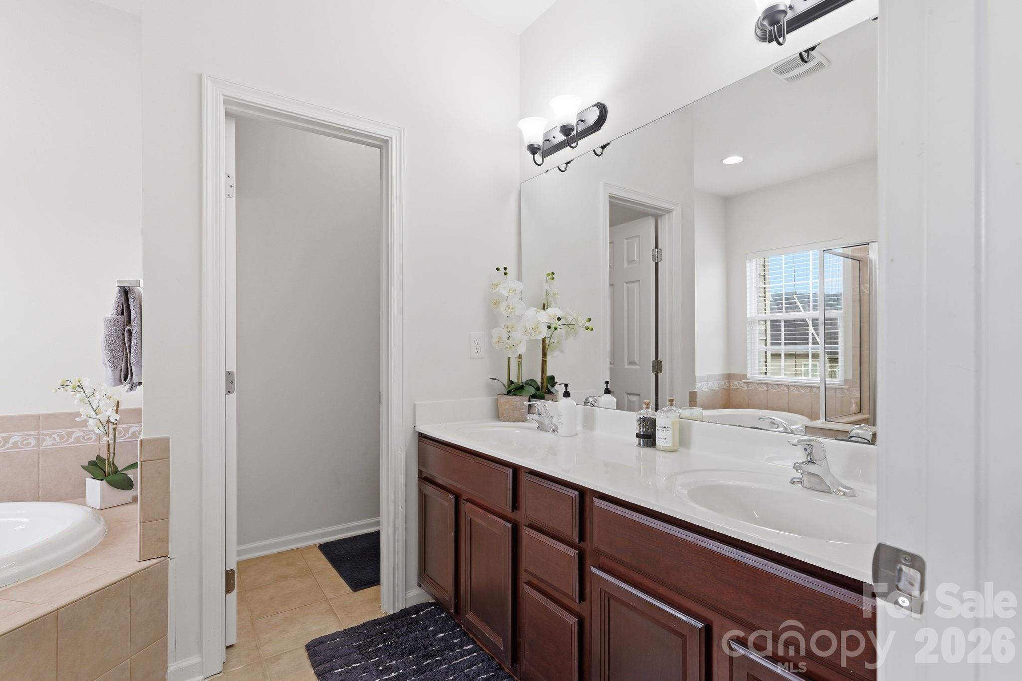 9945 Kings Parade Boulevard #48 Property Photo 26