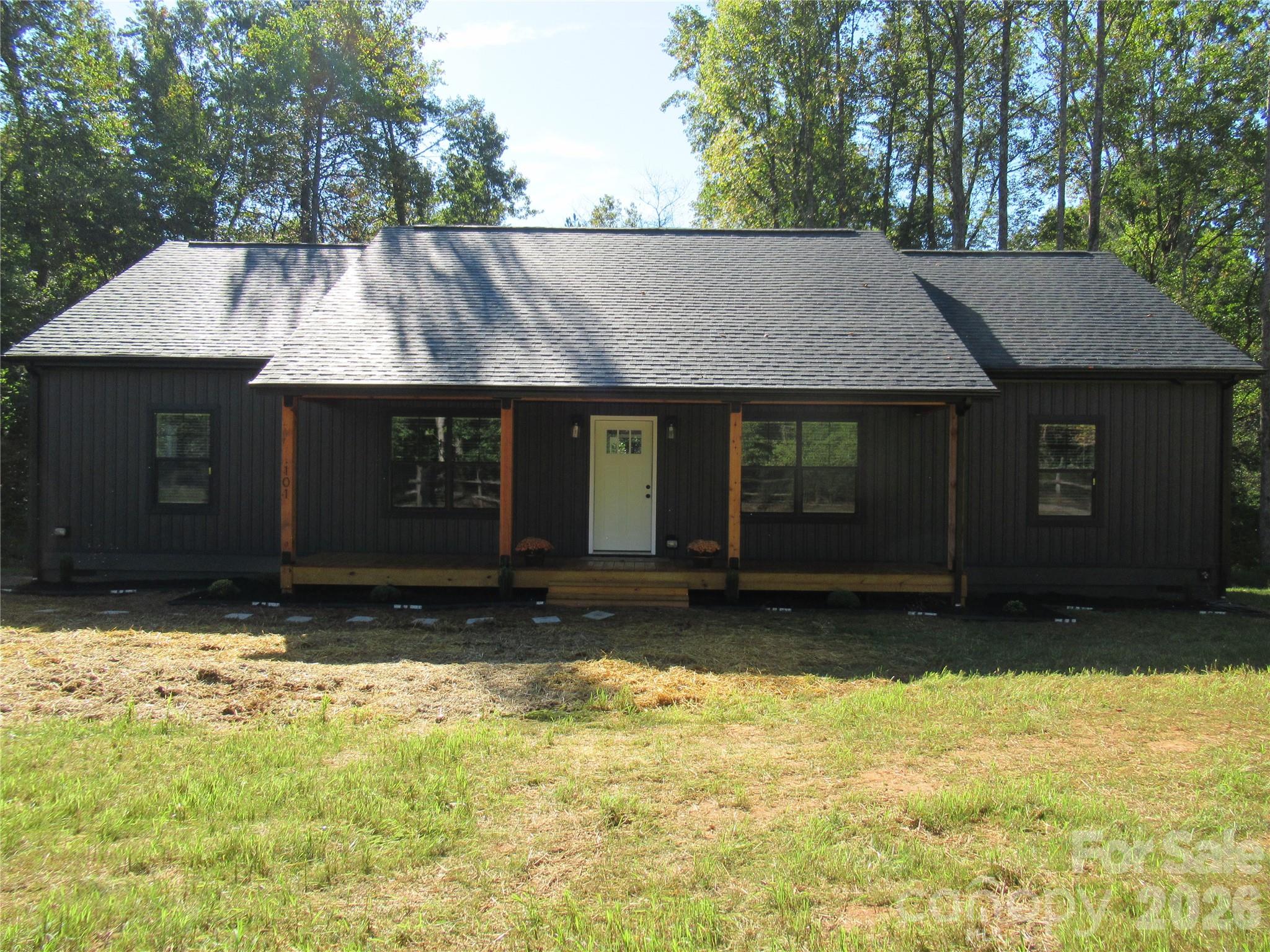 101 Riverhills Lane Property Photo 1