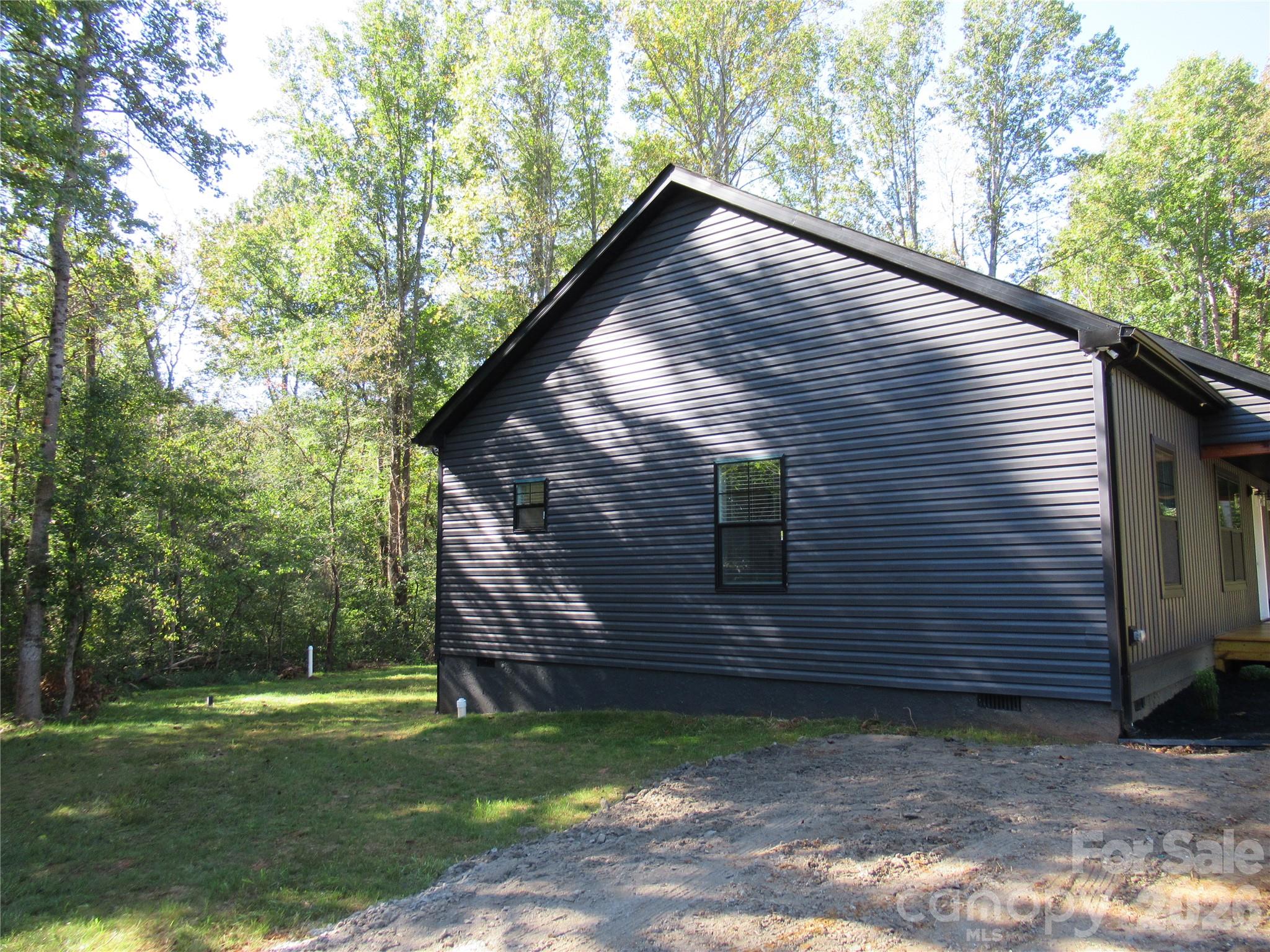 101 Riverhills Lane Property Photo 2