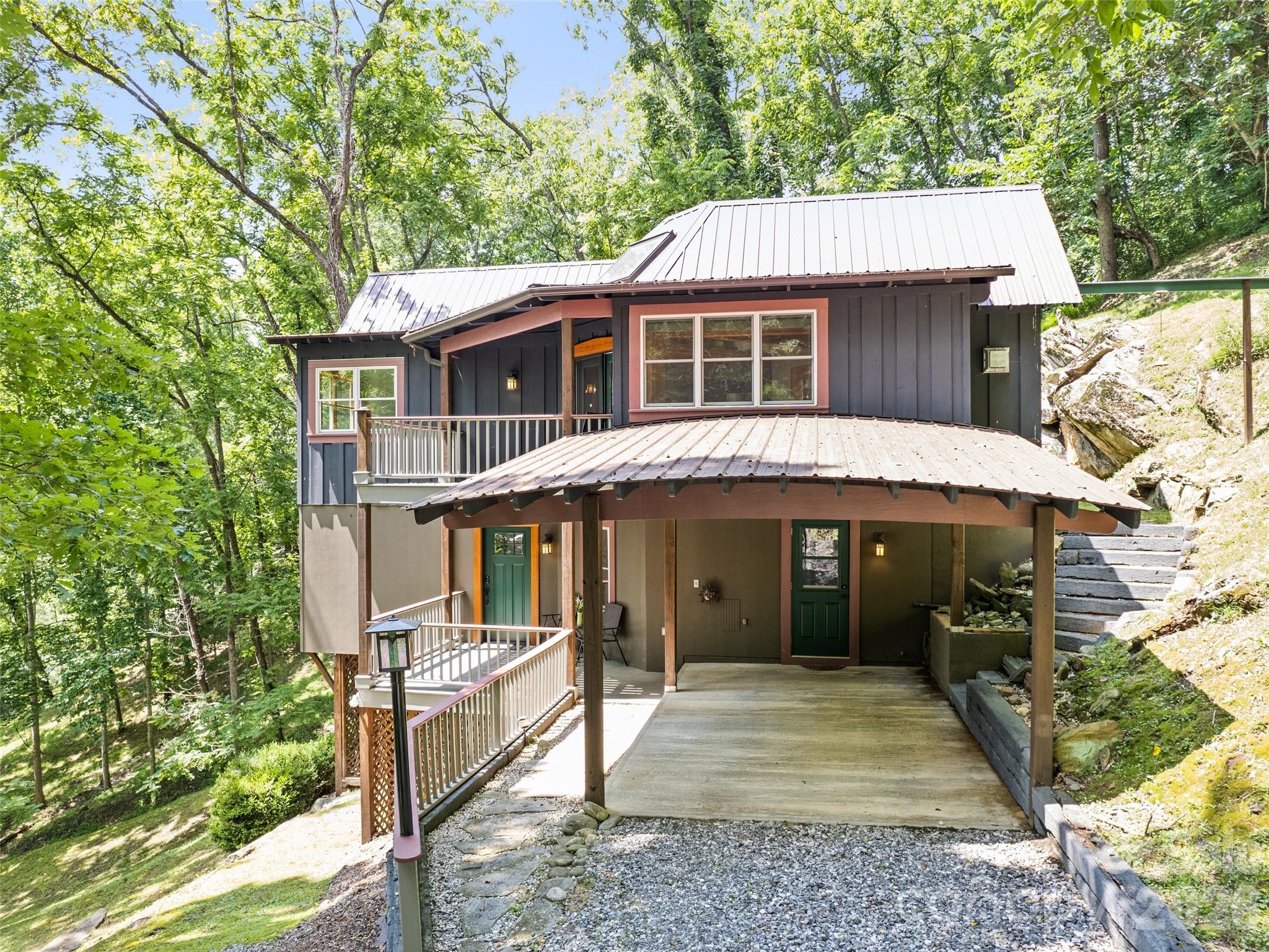 145 Hiaway Trail Property Photo 4