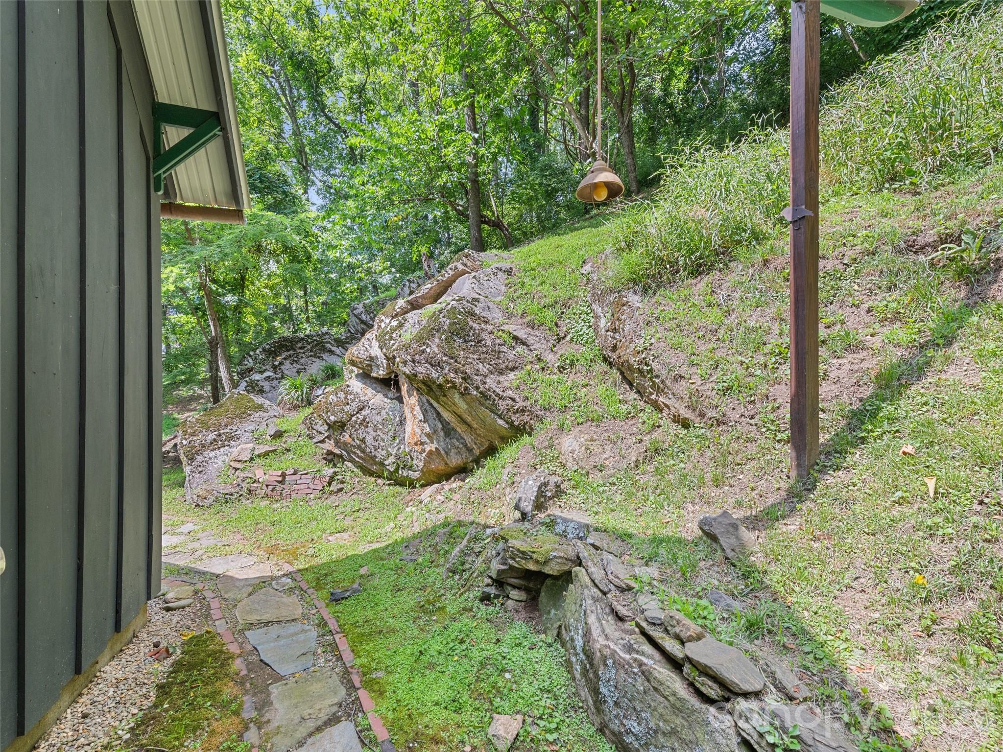 145 Hiaway Trail Property Photo 13
